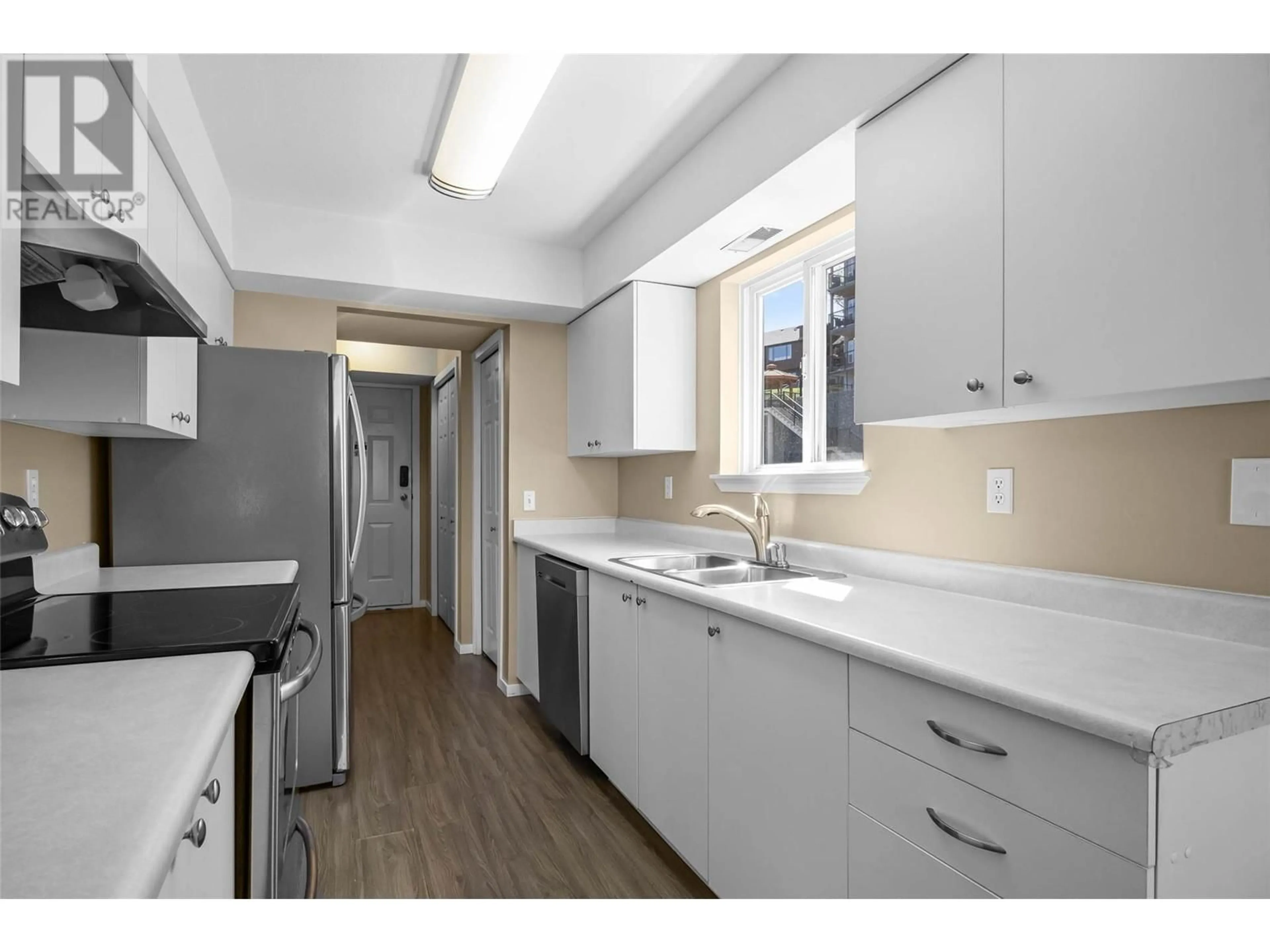 Standard kitchen, unknown for 406 - 1185 HUGH ALLAN DRIVE, Kamloops British Columbia V1S1T3