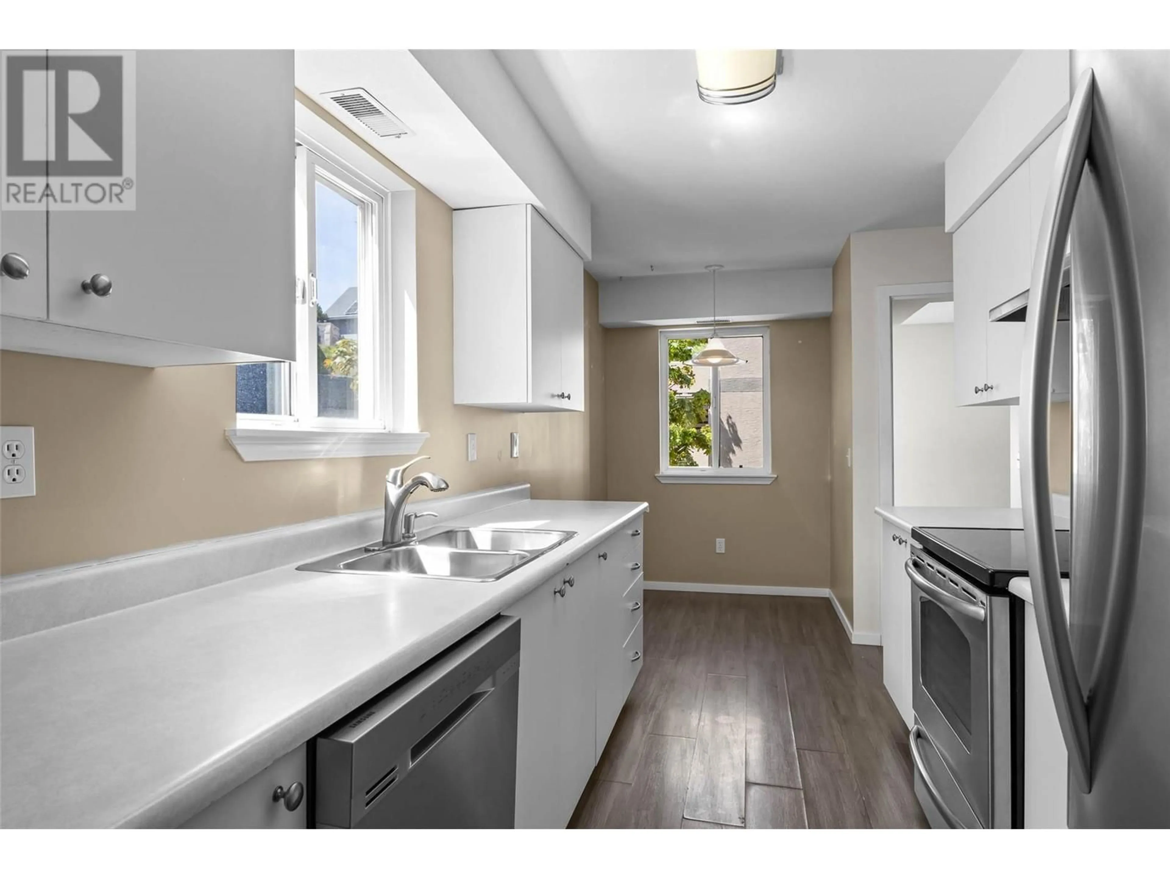 Standard kitchen, unknown for 406 - 1185 HUGH ALLAN DRIVE, Kamloops British Columbia V1S1T3