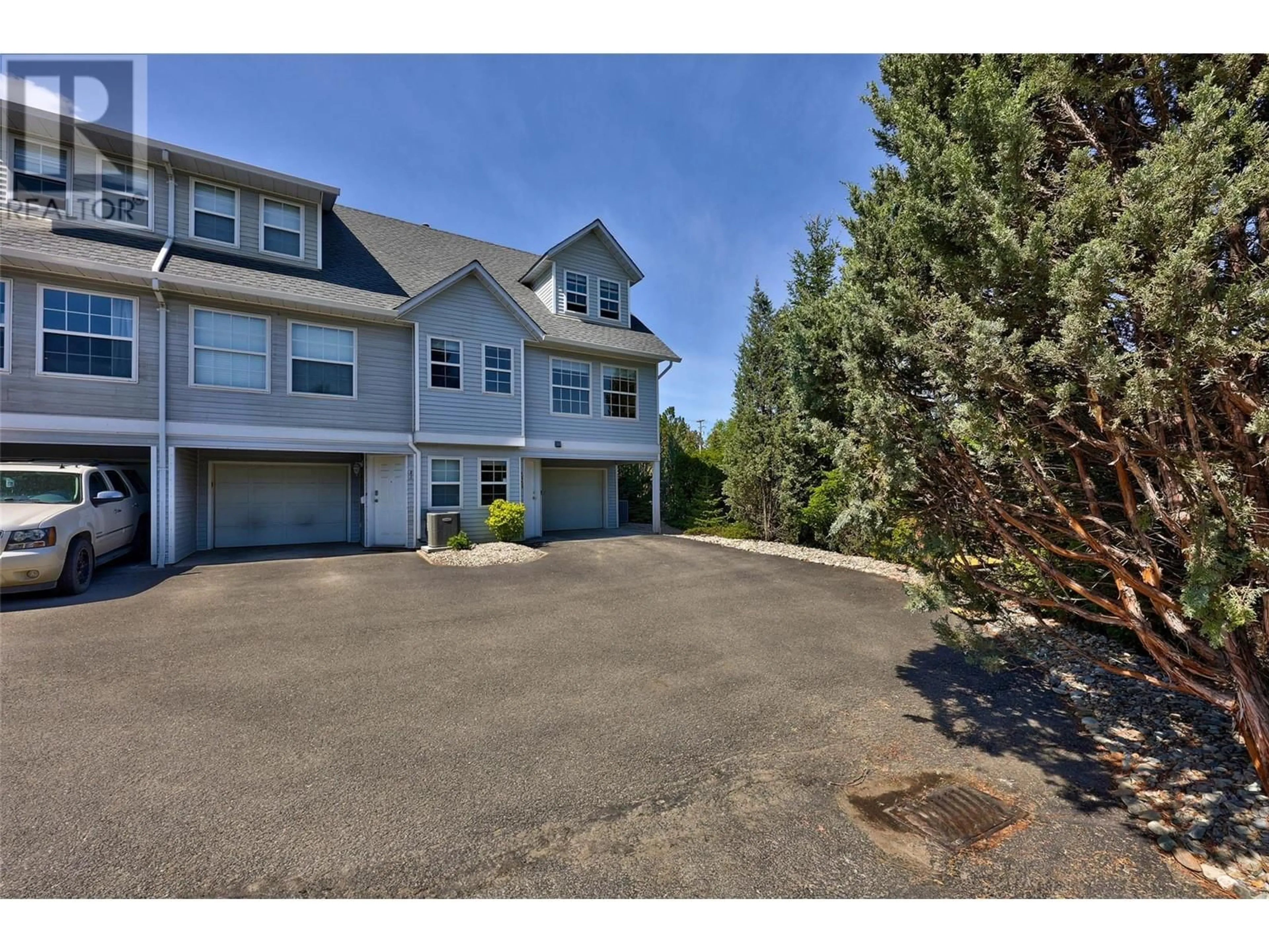A pic from outside/outdoor area/front of a property/back of a property/a pic from drone, street for 22 - 2084 ROBSON PLACE, Kamloops British Columbia V2E2M6