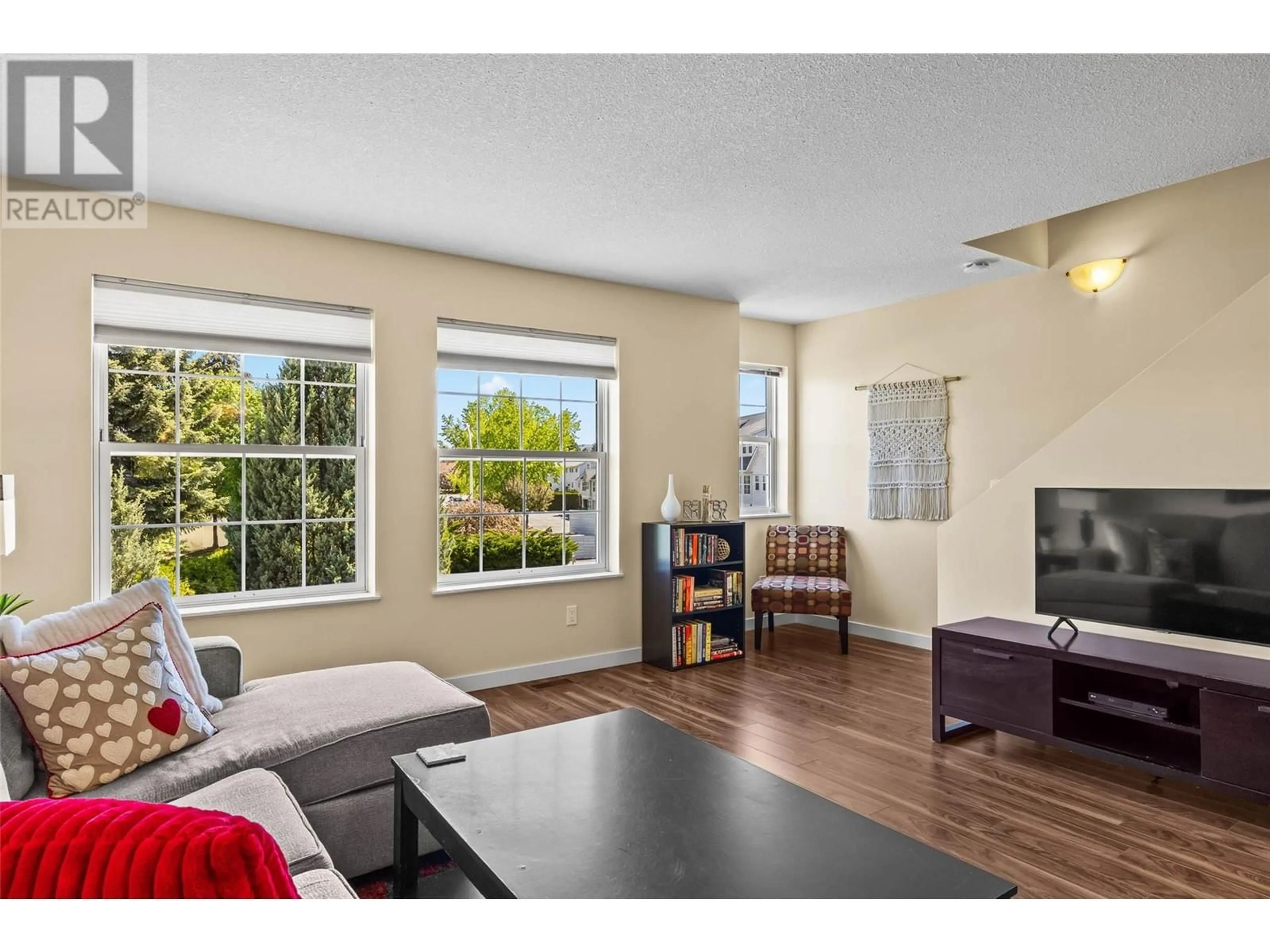 Living room with furniture, unknown for 22 - 2084 ROBSON PLACE, Kamloops British Columbia V2E2M6