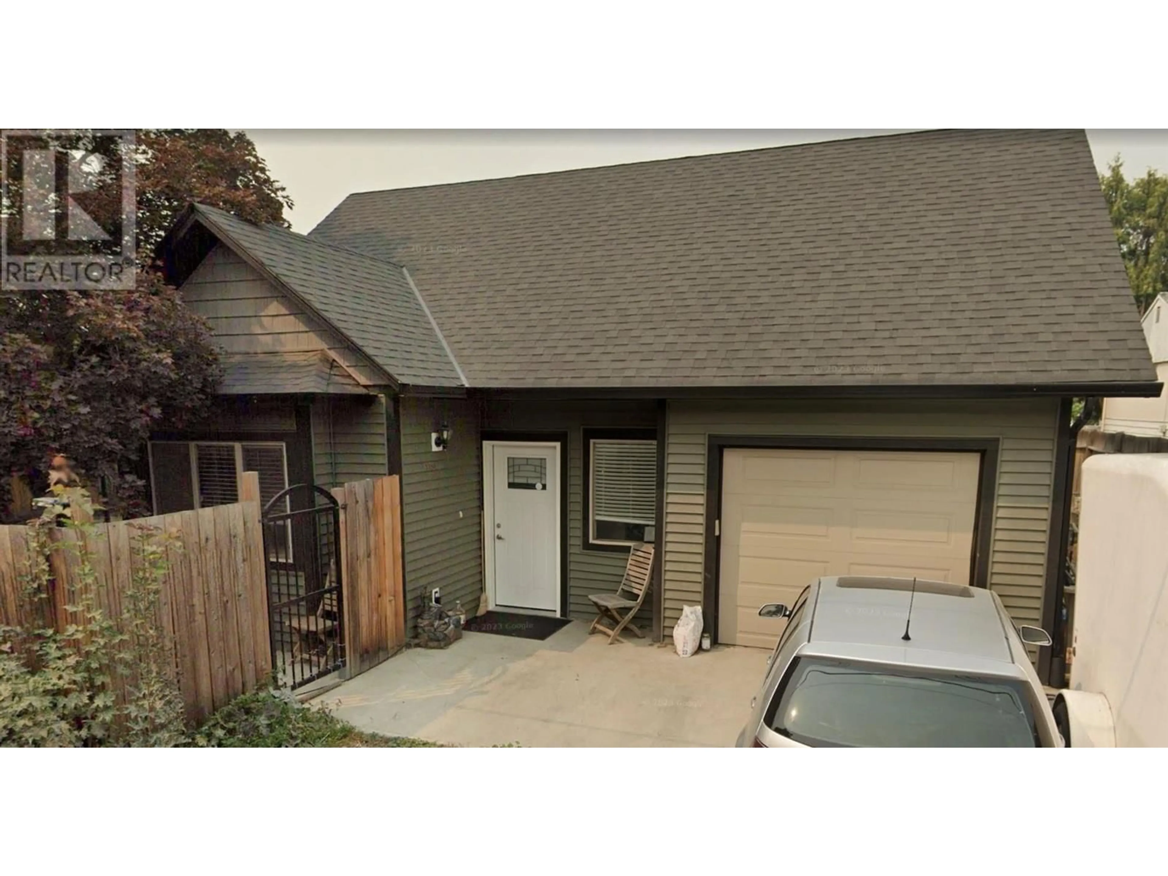A pic from outside/outdoor area/front of a property/back of a property/a pic from drone, street for 2261 BURNETT STREET, Kelowna British Columbia V1Y2T7
