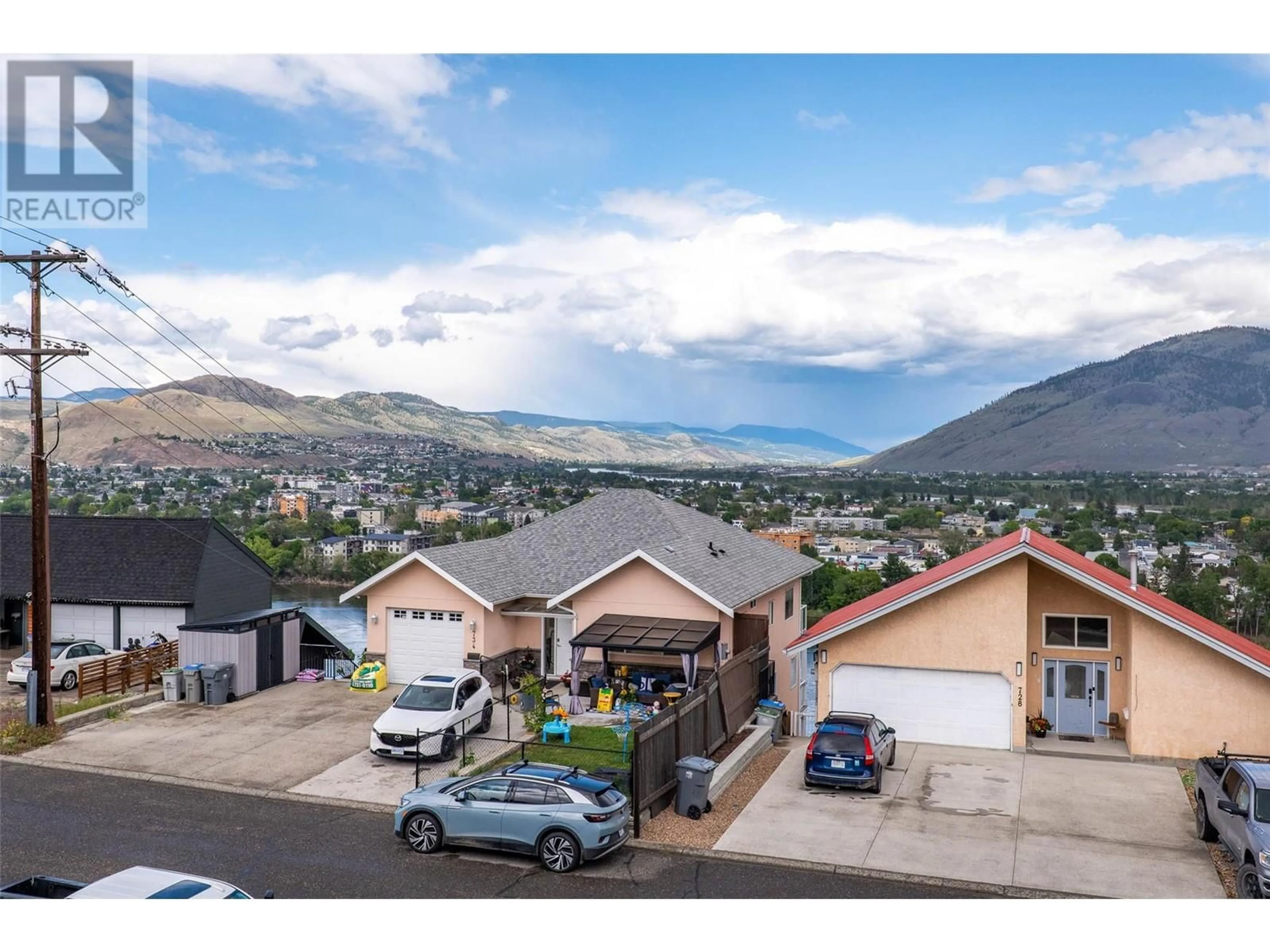 A pic from outside/outdoor area/front of a property/back of a property/a pic from drone, mountain view for 727 CHAPARRAL PLACE, Kamloops British Columbia V2C5Y3
