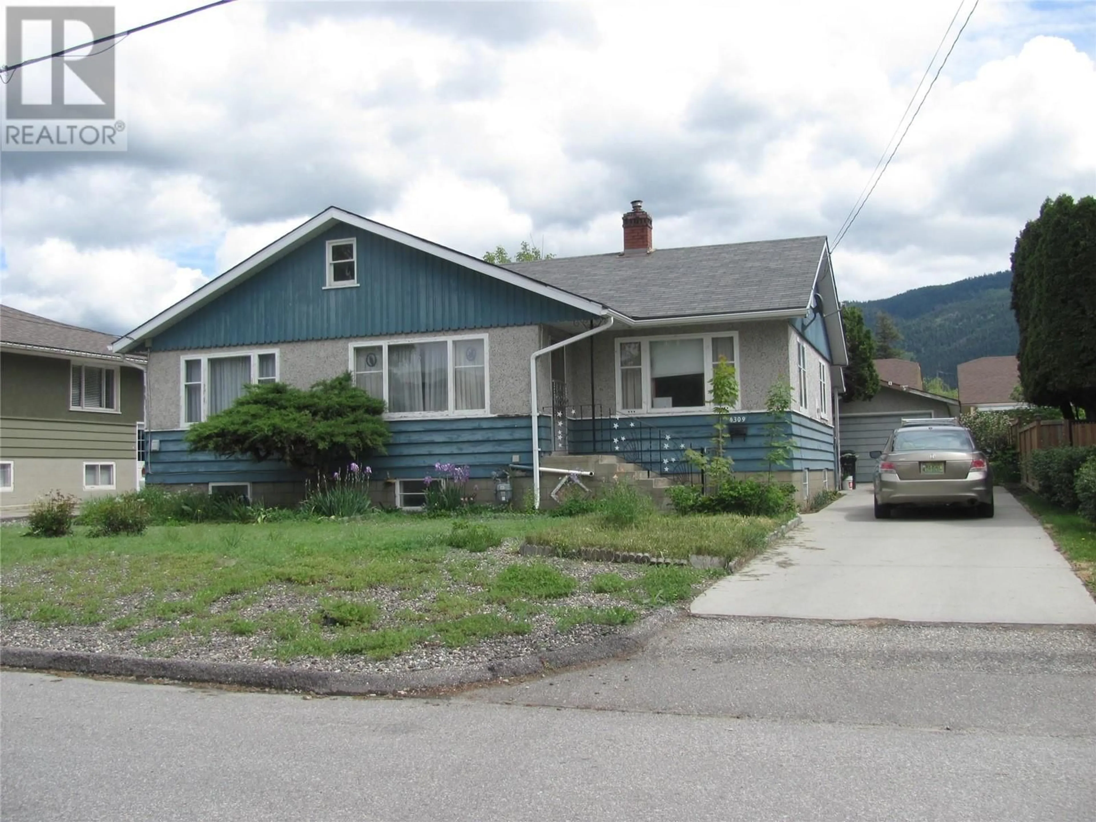 Home with vinyl exterior material, street for 4309 22 STREET, Vernon British Columbia V1T4J3