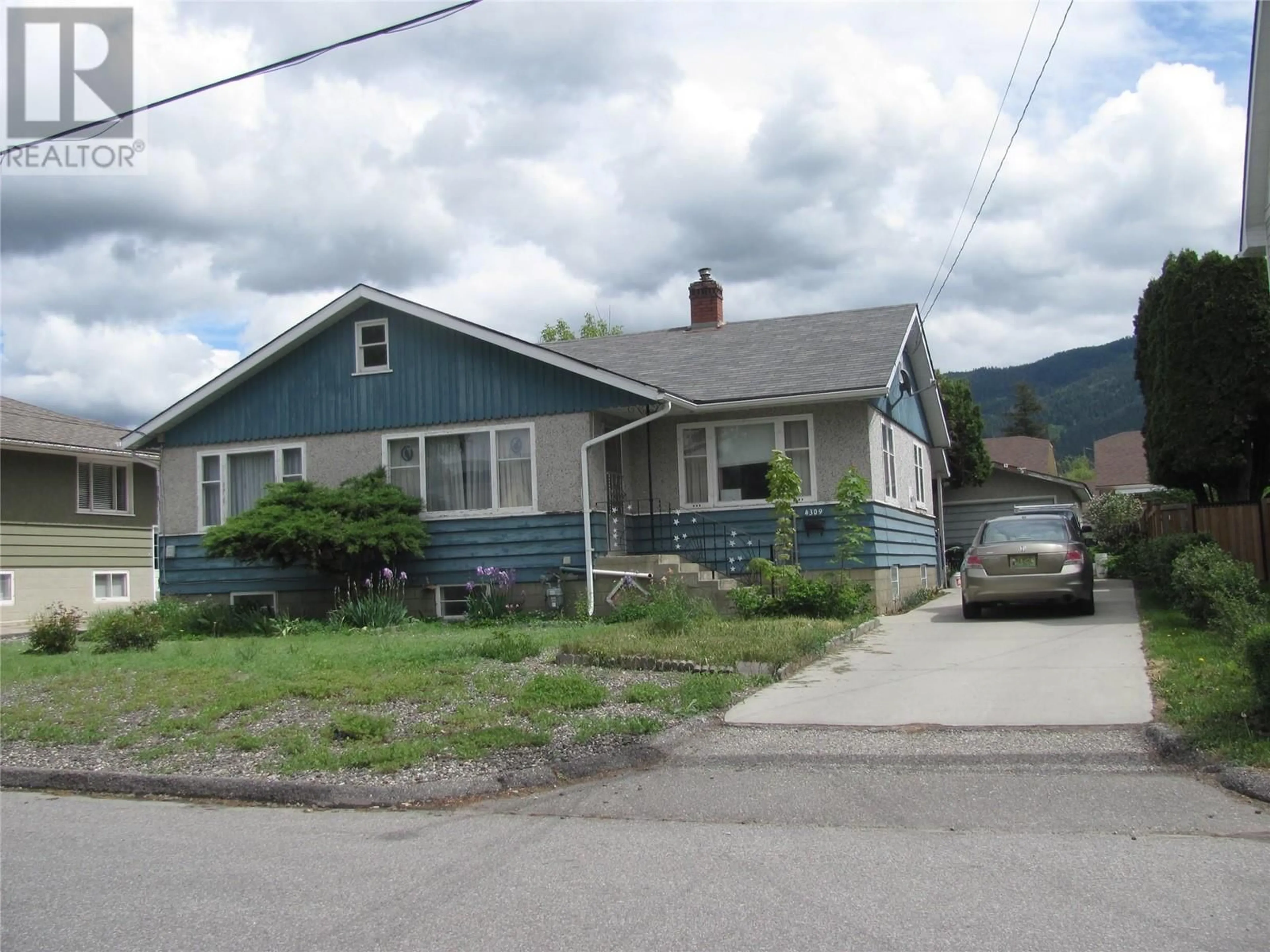 Home with vinyl exterior material, street for 4309 22 STREET, Vernon British Columbia V1T4J3