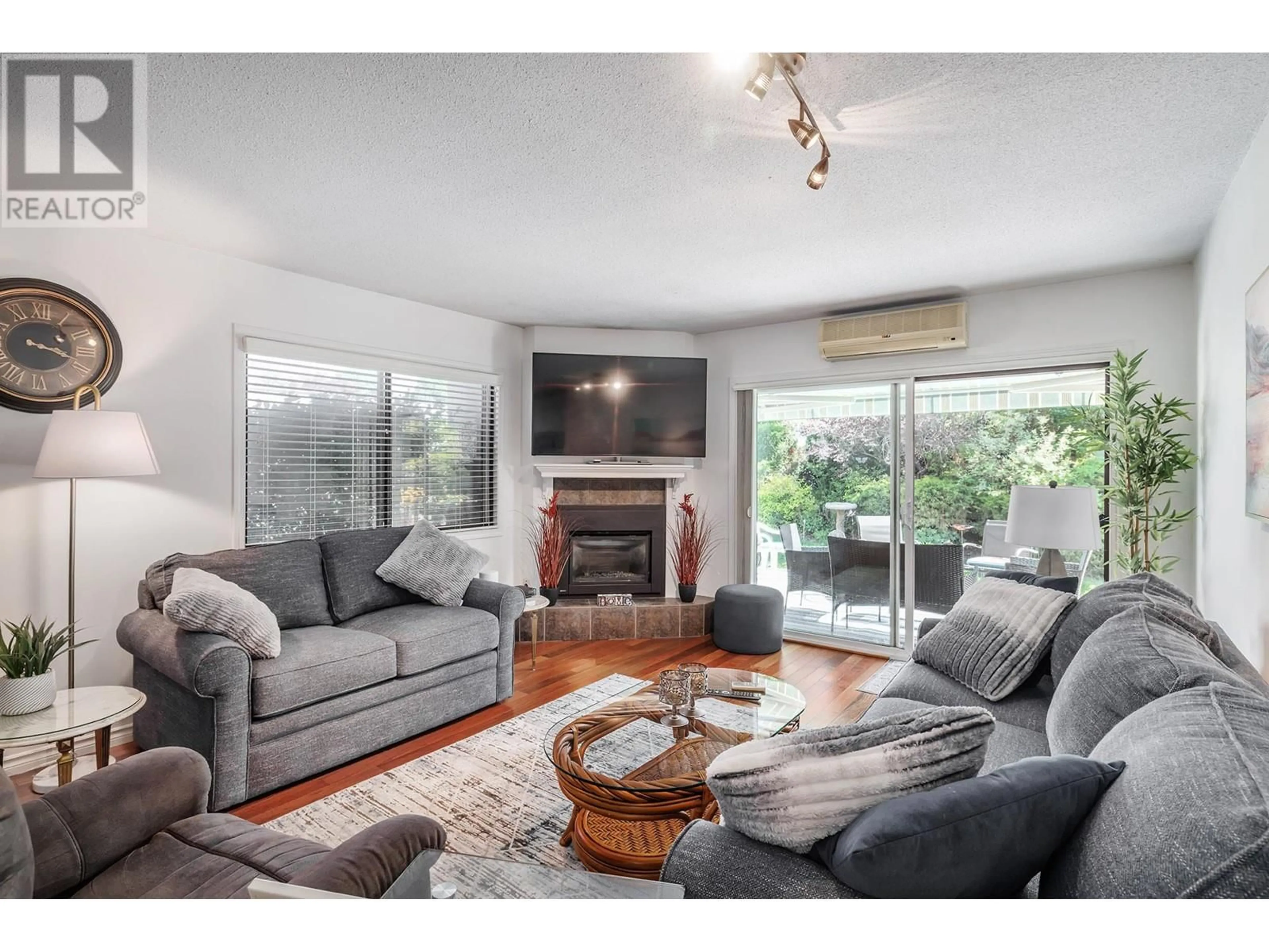 Living room with furniture, unknown for 130 - 1765 LECKIE ROAD, Kelowna British Columbia V1X6X5