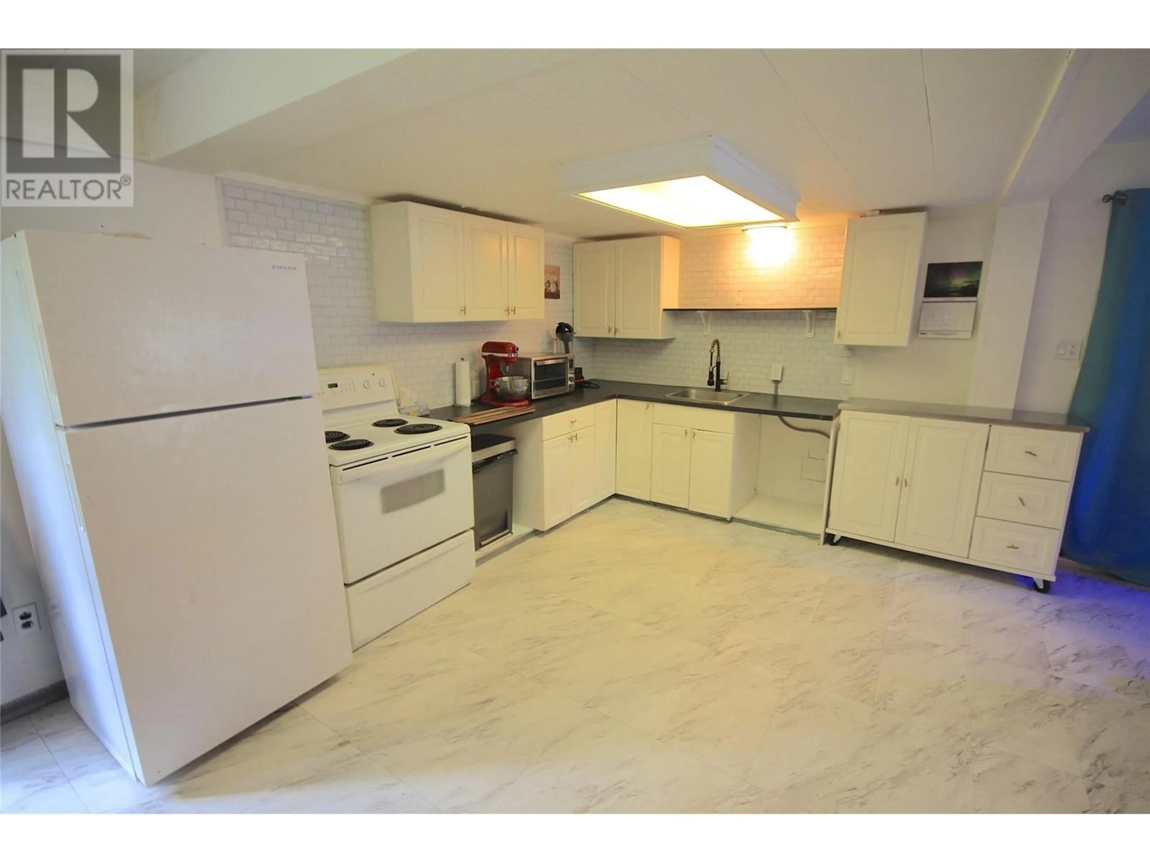 Standard kitchen, unknown for 3194 CREIGHTON VALLEY ROAD, Cherryville British Columbia V0E2G3
