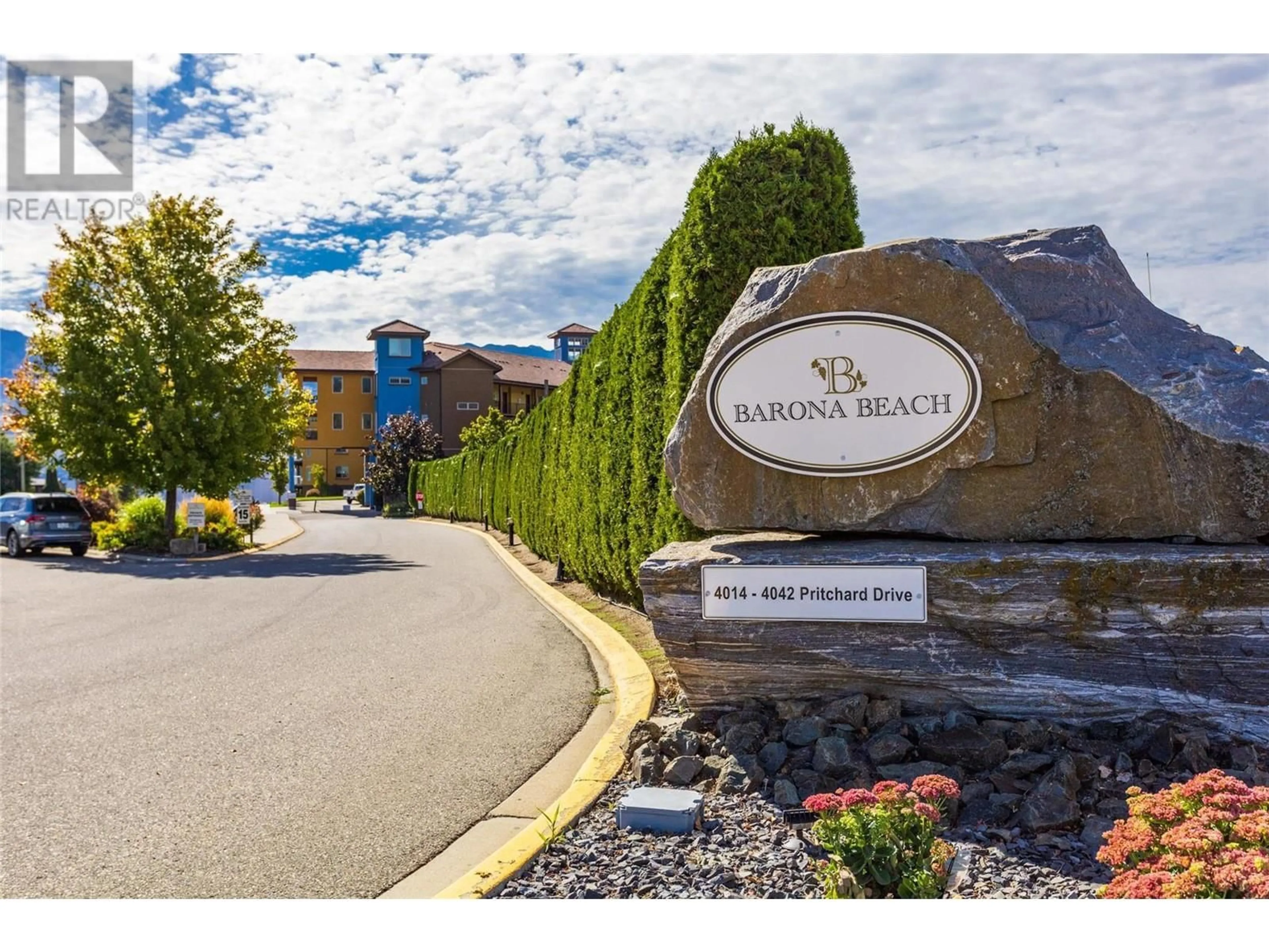 Indoor foyer for 8308 - 4028 PRITCHARD DRIVE, West Kelowna British Columbia V4T1X2