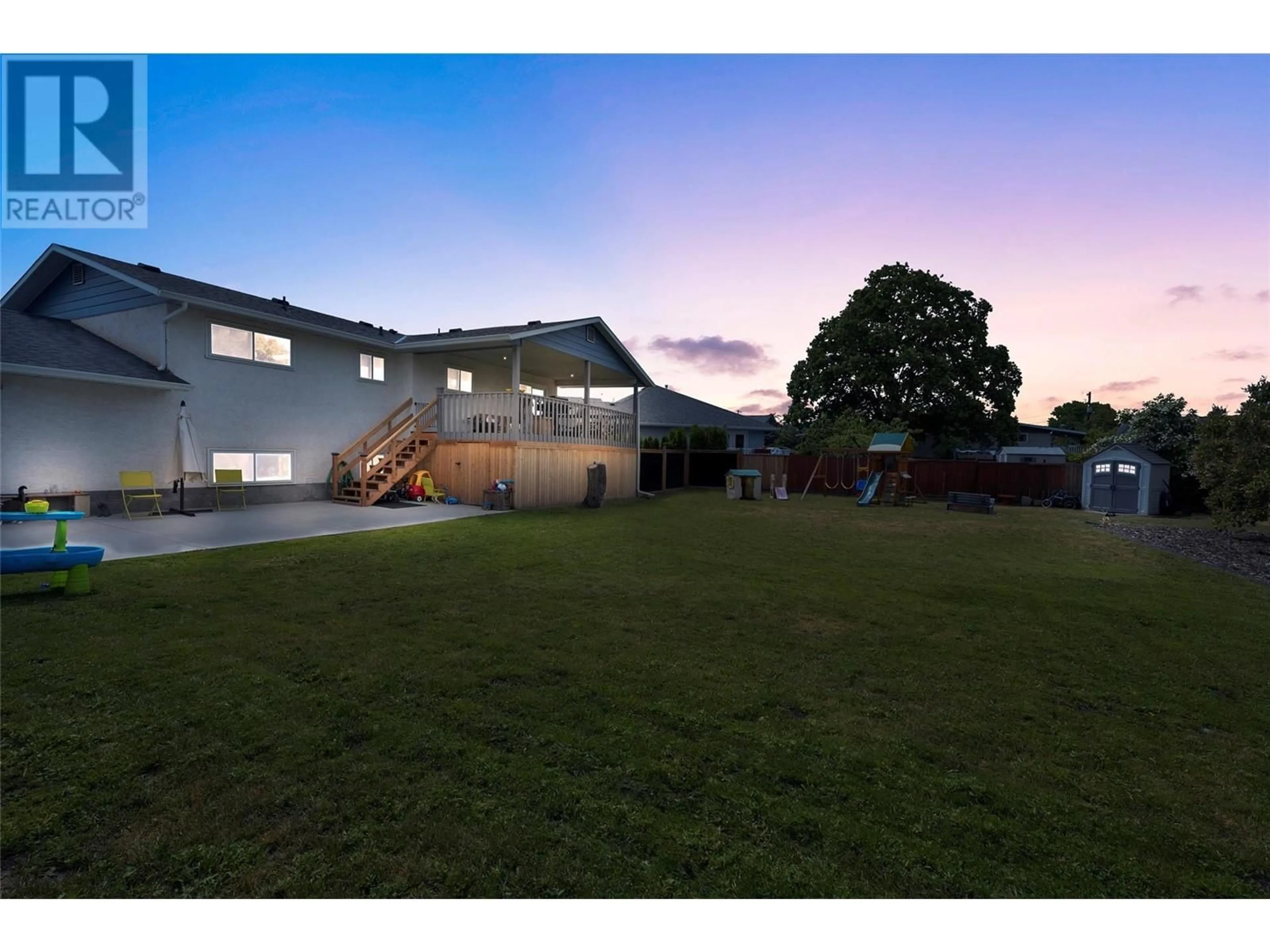 A pic from outside/outdoor area/front of a property/back of a property/a pic from drone, building for 460 YAMAOKA COURT, Kelowna British Columbia V1X6B3