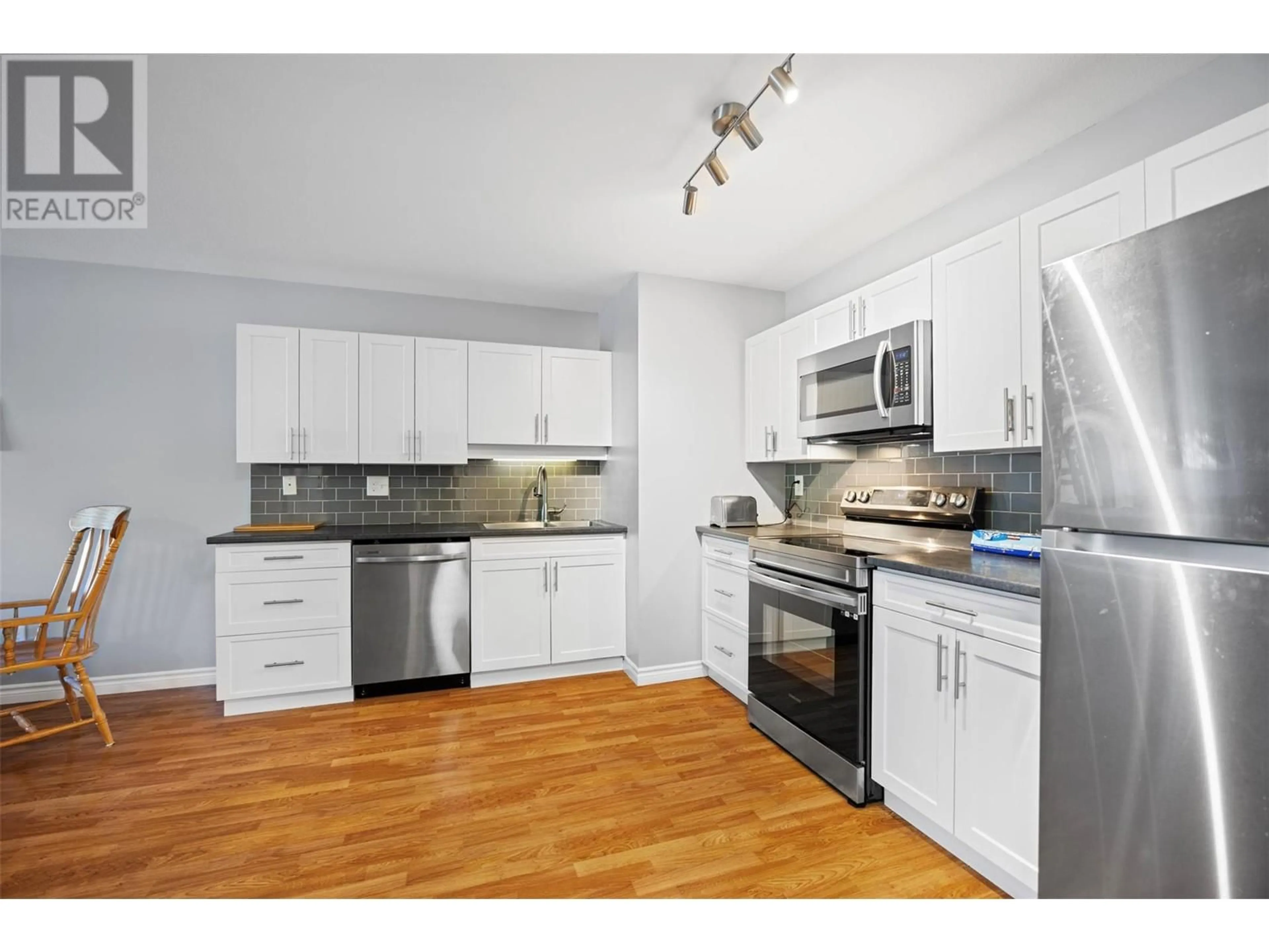 Standard kitchen, wood/laminate floor for 205 - 1295 12TH STREET, Kamloops British Columbia V2B3C8