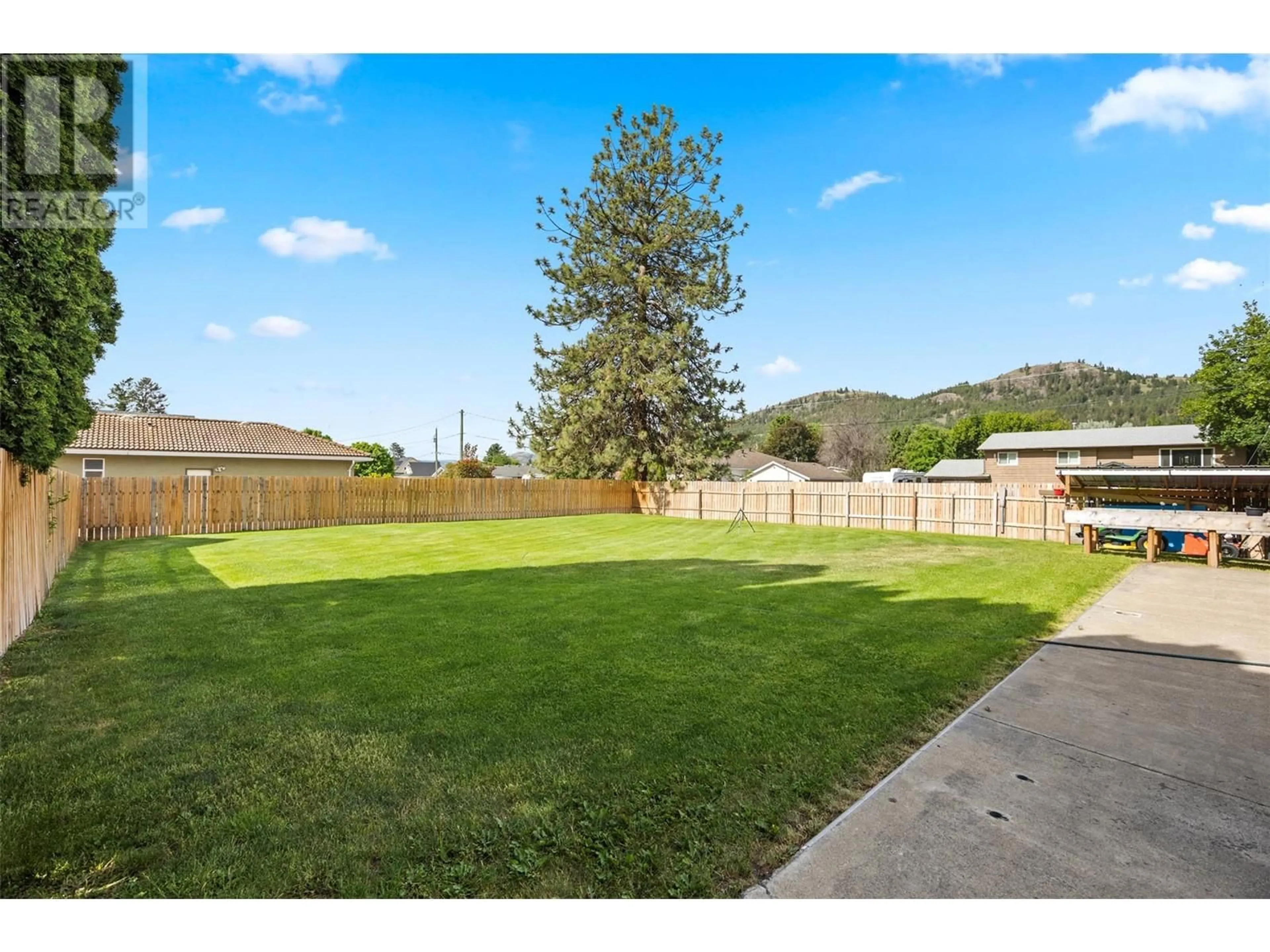 A pic from outside/outdoor area/front of a property/back of a property/a pic from drone, mountain view for 273 CHETWYND DRIVE, Kamloops British Columbia V2H1L7