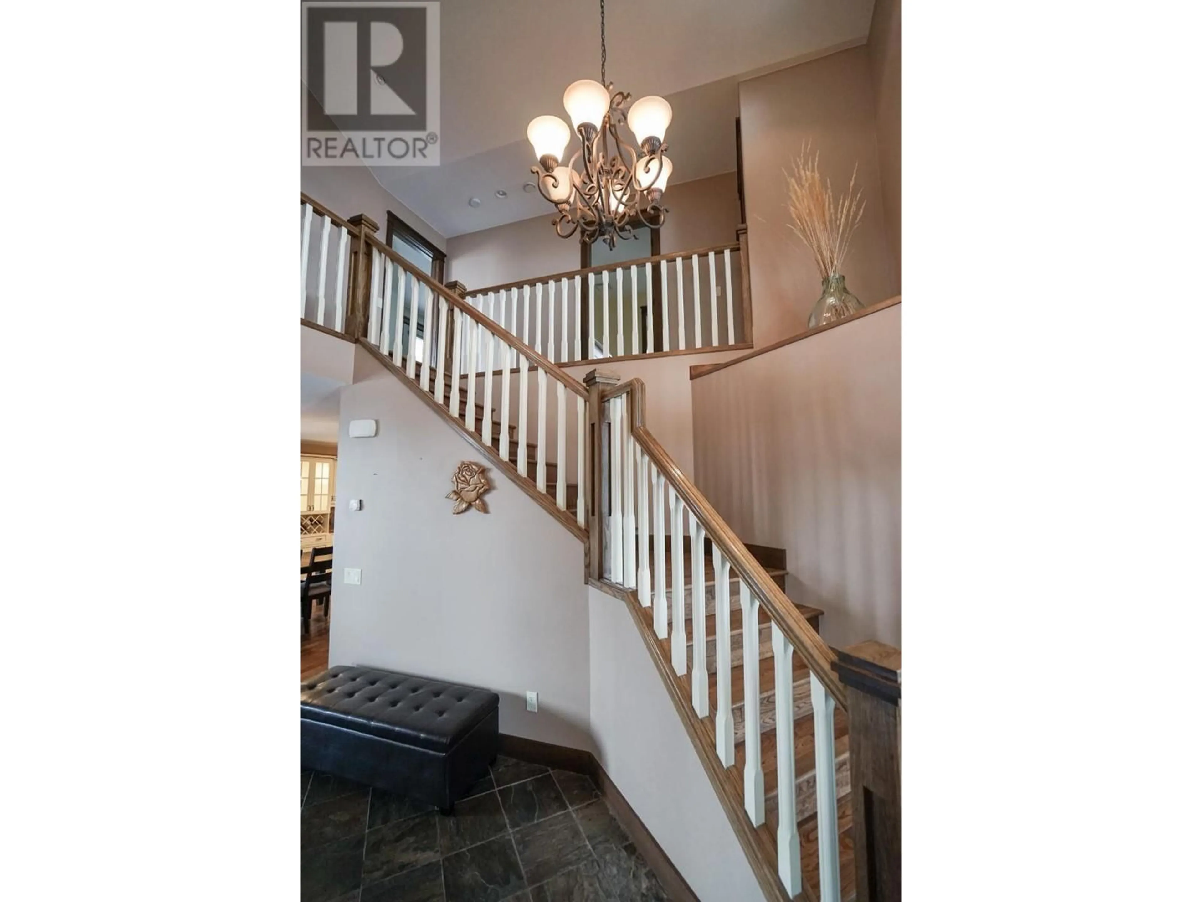 Stairs for 29 - 640 UPPER LAKEVIEW ROAD, Invermere British Columbia V0A1K3