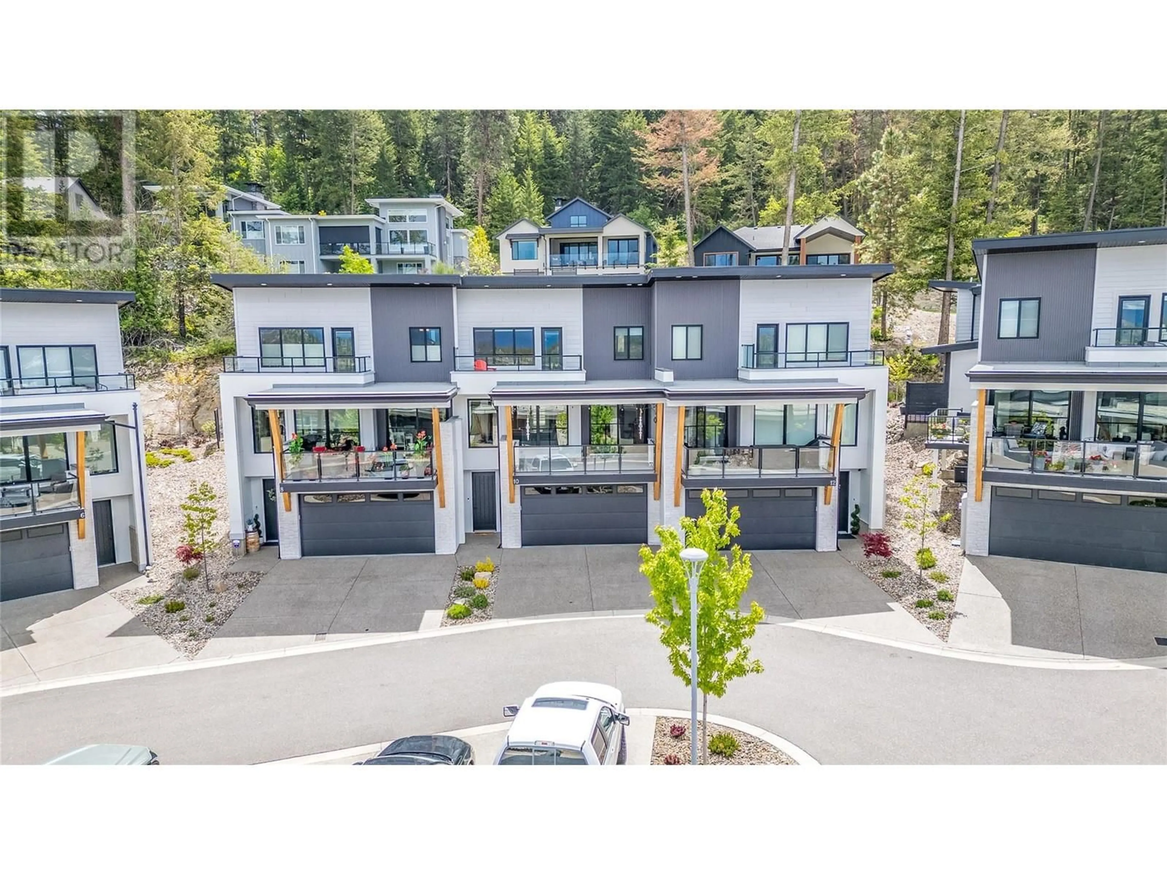 A pic from outside/outdoor area/front of a property/back of a property/a pic from drone, mountain view for 10 - 269 DIAMOND WAY, Vernon British Columbia V1H0A2