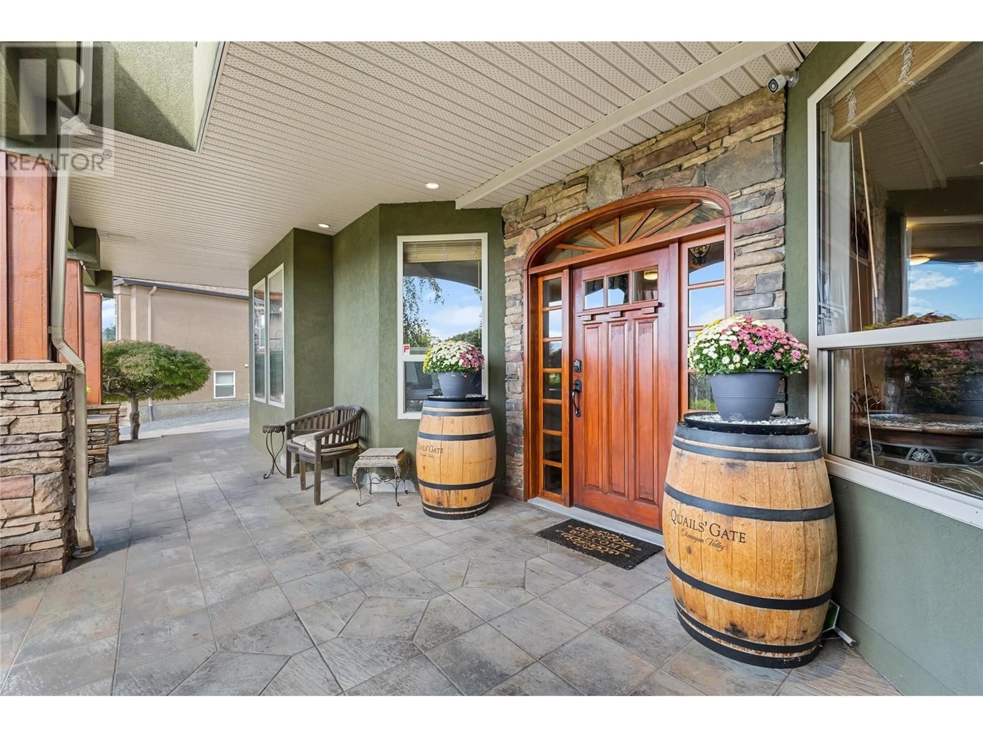 Indoor entryway for 1778 VINEYARD DRIVE, Kelowna British Columbia V4T2W7