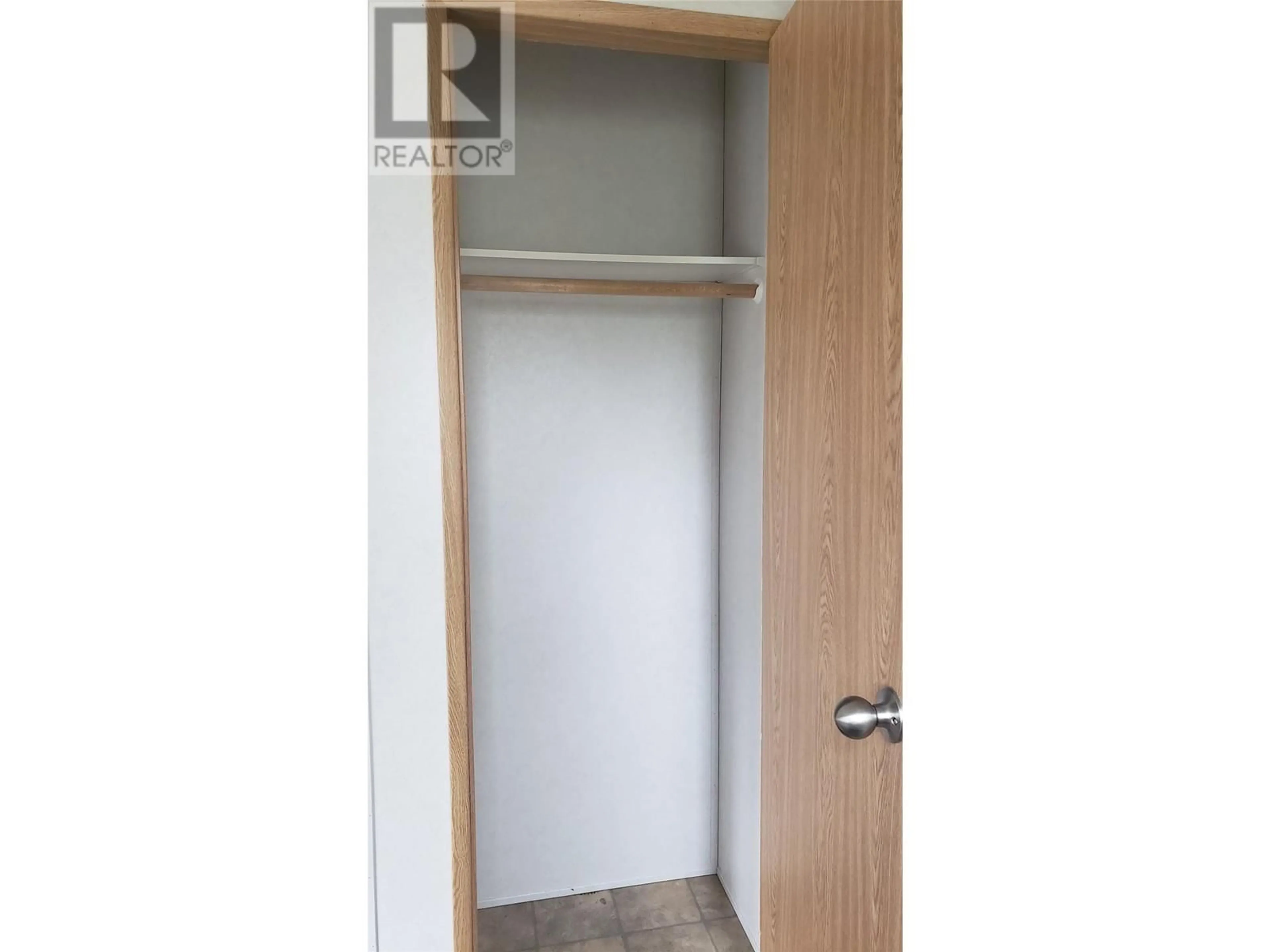Storage room or clothes room or walk-in closet for 225 GRANBY DRIVE, Edgewood British Columbia V0G1J0