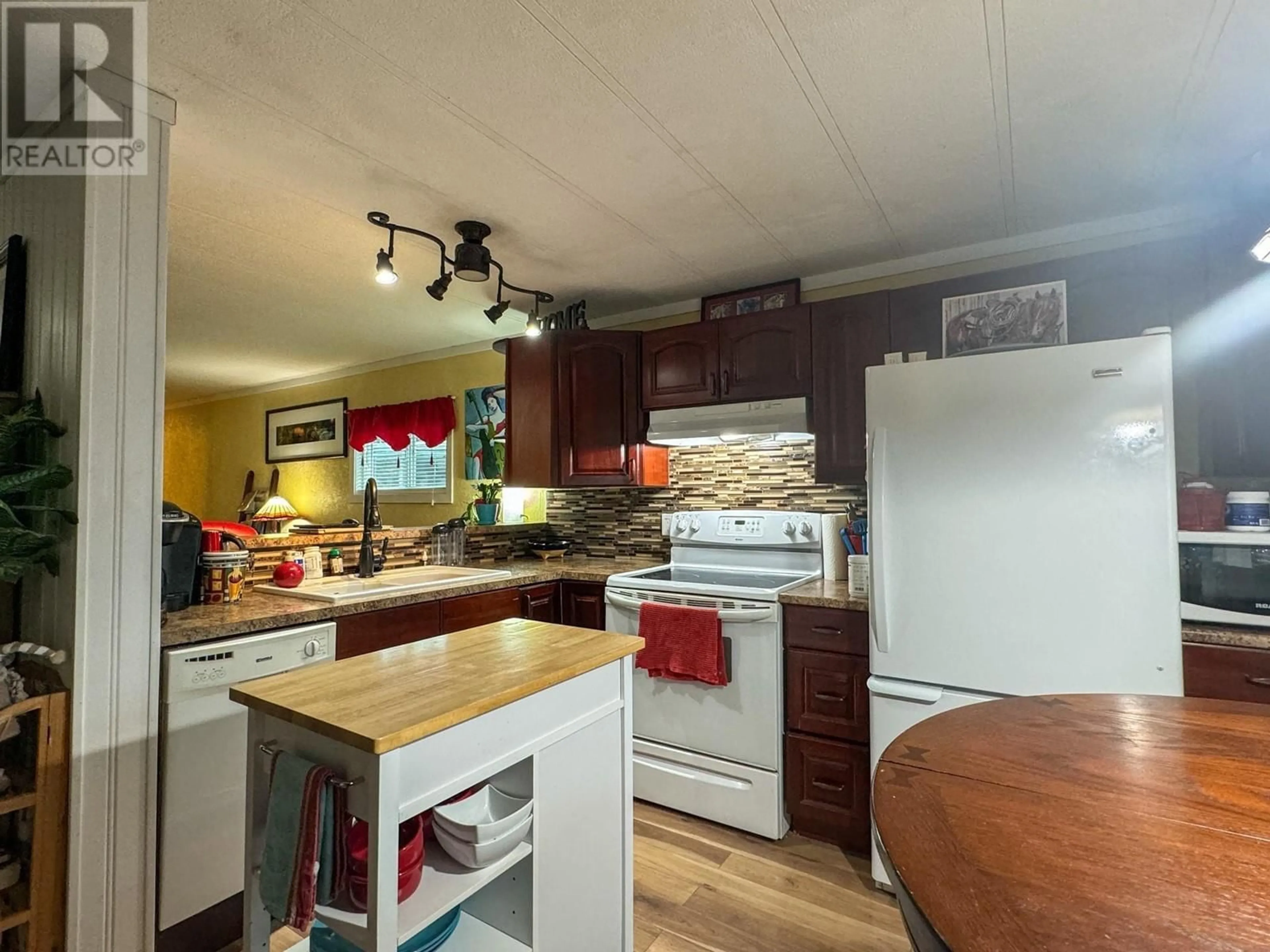 Open concept kitchen, unknown for 47 - 1929 HIGHWAY 97 S STREET, West Kelowna British Columbia V1Z2Z1
