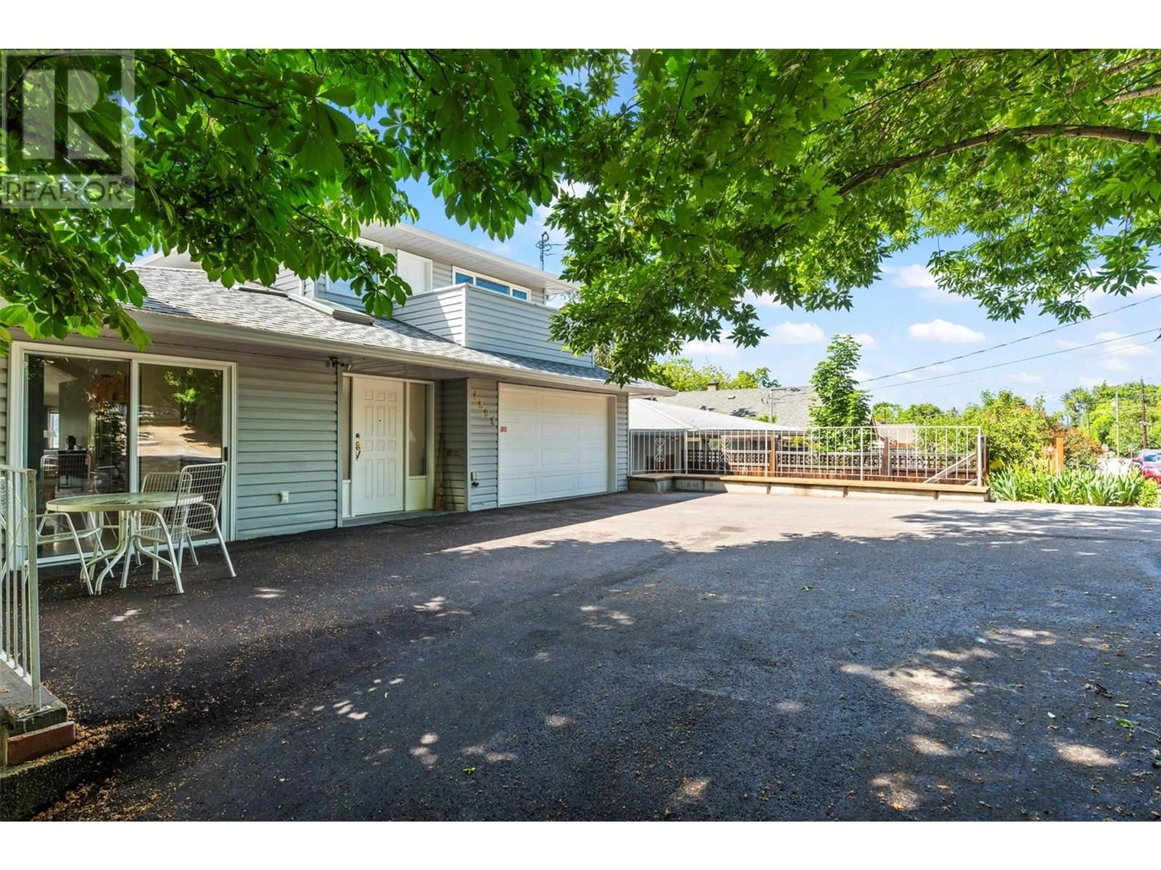 A pic from outside/outdoor area/front of a property/back of a property/a pic from drone, street for 2804 25 STREET, Vernon British Columbia V1T4P9