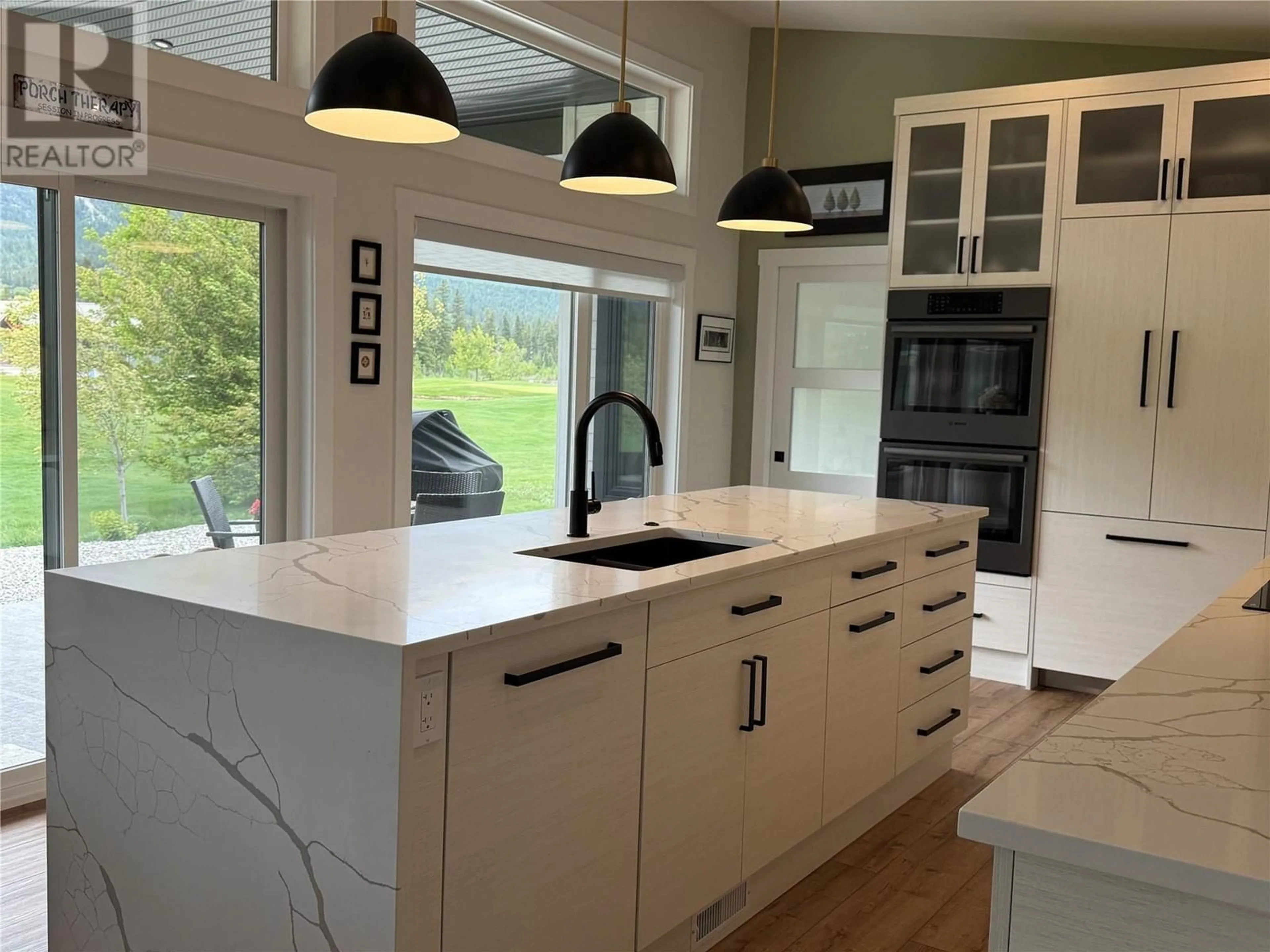 Contemporary kitchen, unknown for 4962 RIVERSIDE DRIVE, Fairmont Hot Springs British Columbia V0B1L1