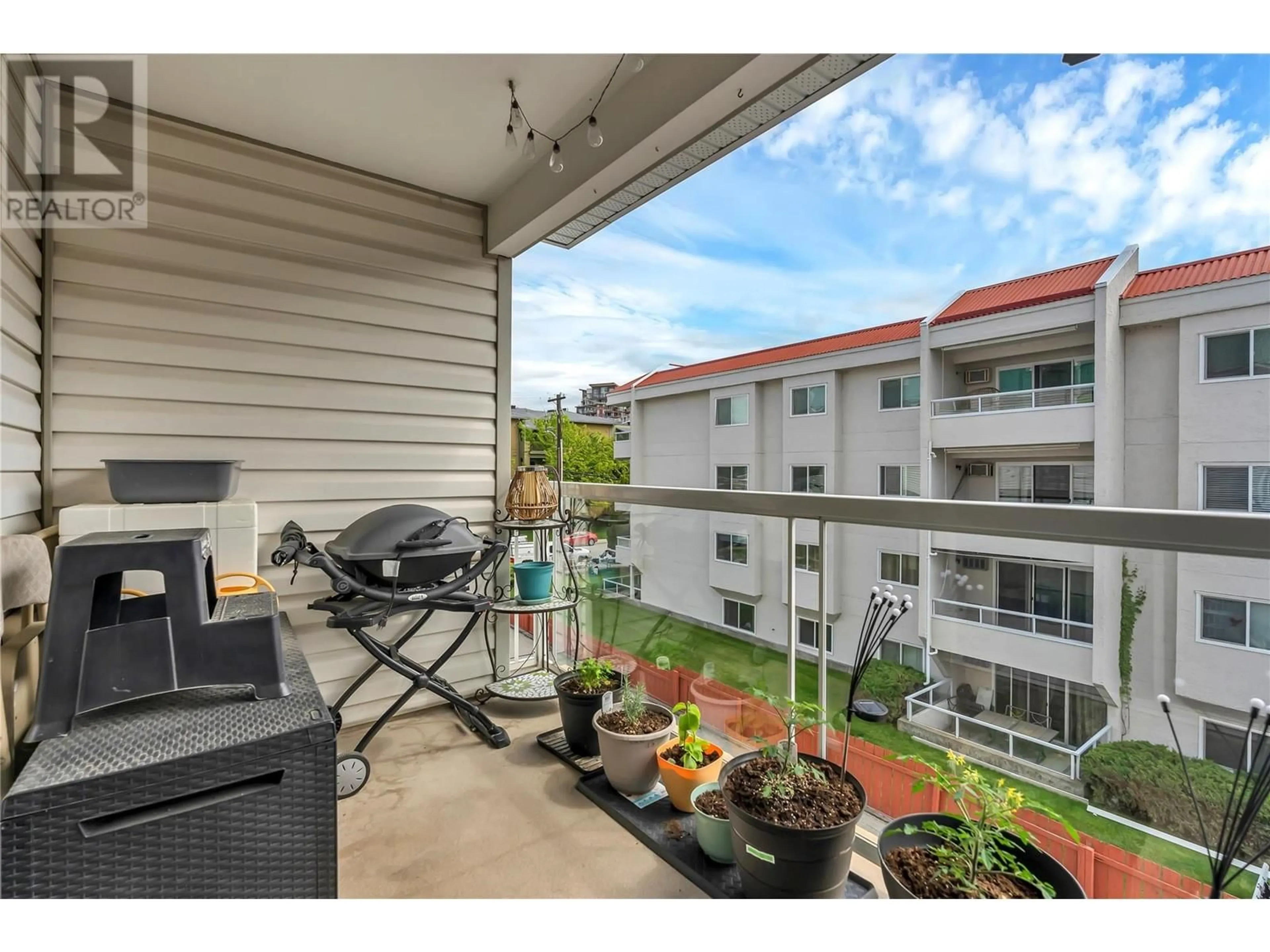 Patio, water/lake/river/ocean view for 204 - 298 YORKTON AVENUE, Penticton British Columbia V2A3V5