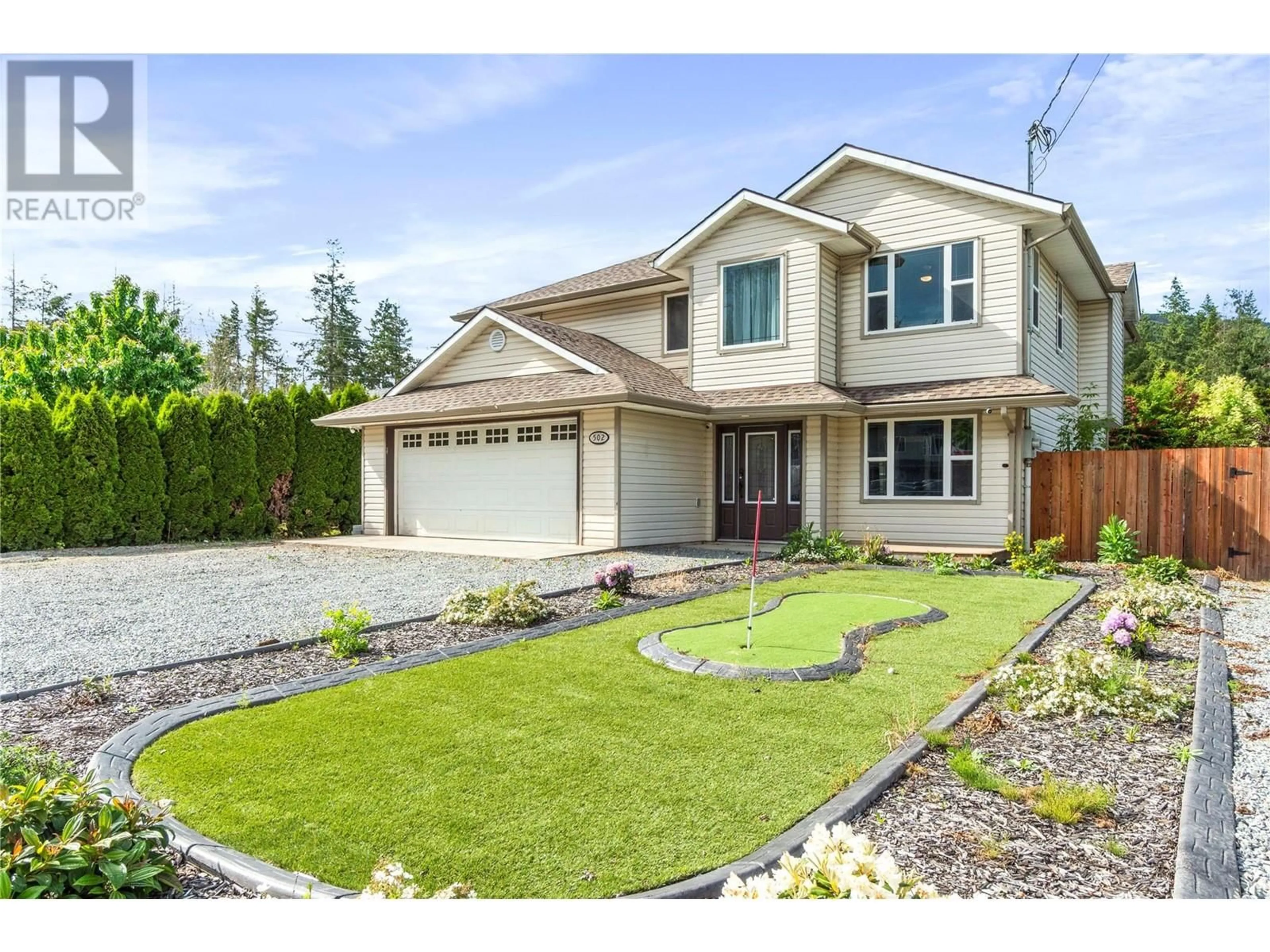Home with vinyl exterior material, street for 502 SPRUCE STREET, Sicamous British Columbia V0E2V1
