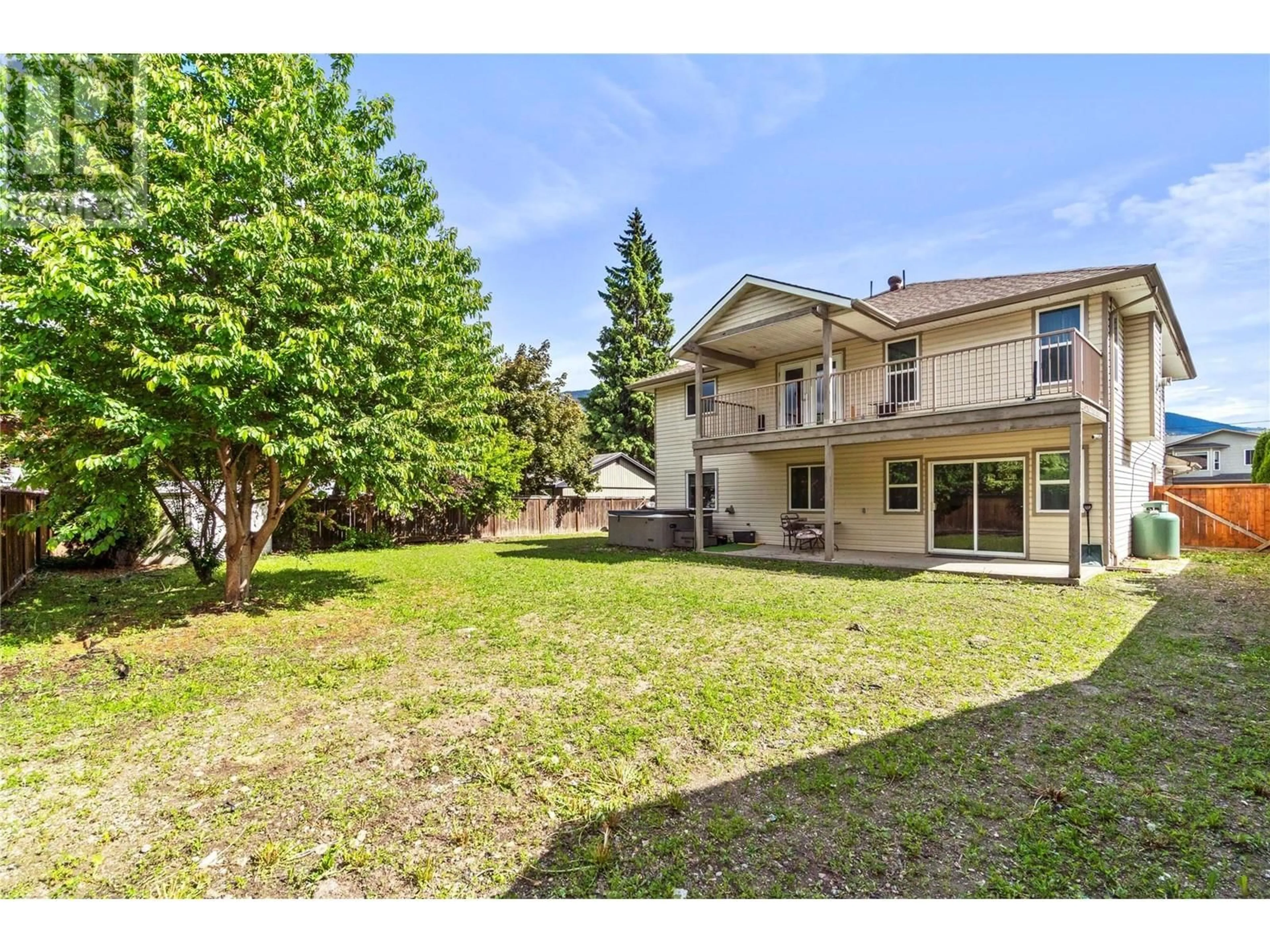 Patio, street for 502 SPRUCE STREET, Sicamous British Columbia V0E2V1