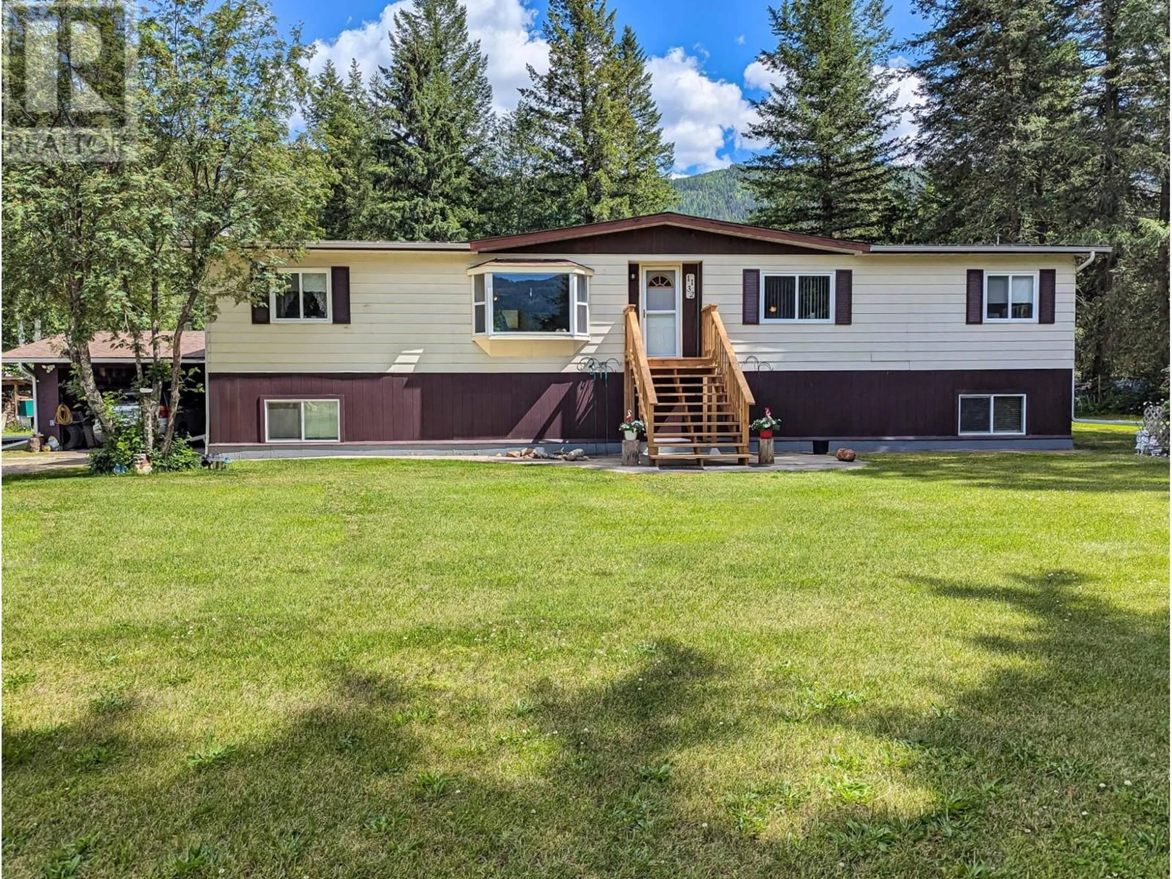 Home with vinyl exterior material, mountain view for 1132 CAROLINE ROAD, Clearwater British Columbia V0E1N2
