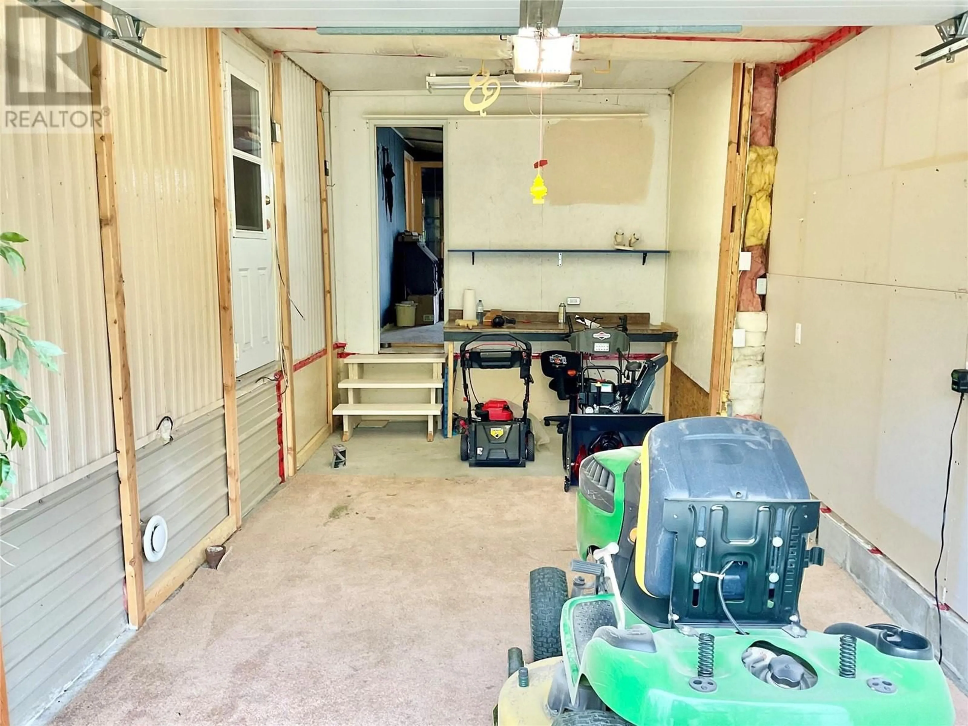 Indoor garage for 1380 KLONDIKE STREET, Greenwood British Columbia V0H1J0
