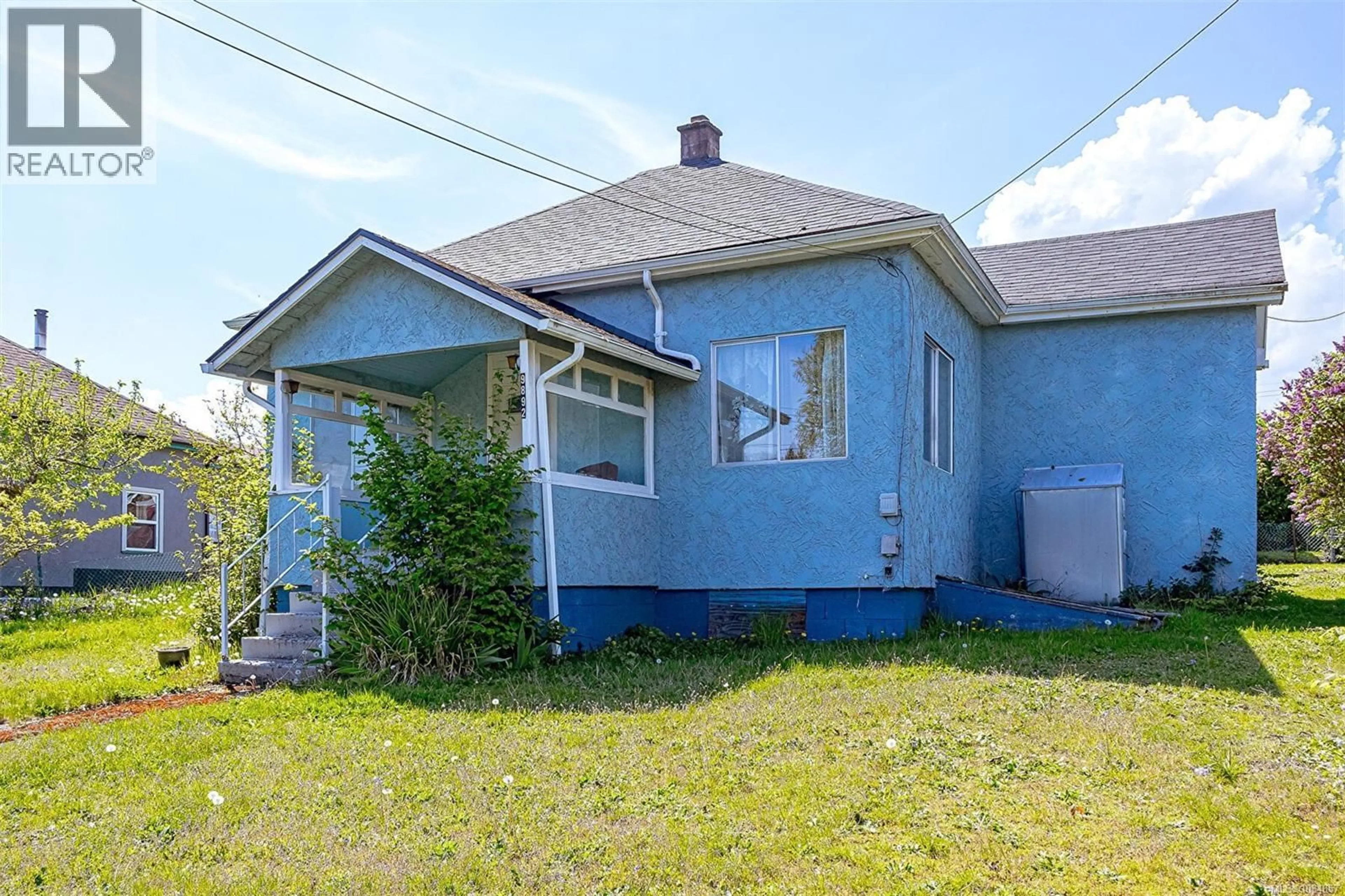 A pic from outside/outdoor area/front of a property/back of a property/a pic from drone, building for 9892 MAPLE STREET, Chemainus British Columbia V0R1K1