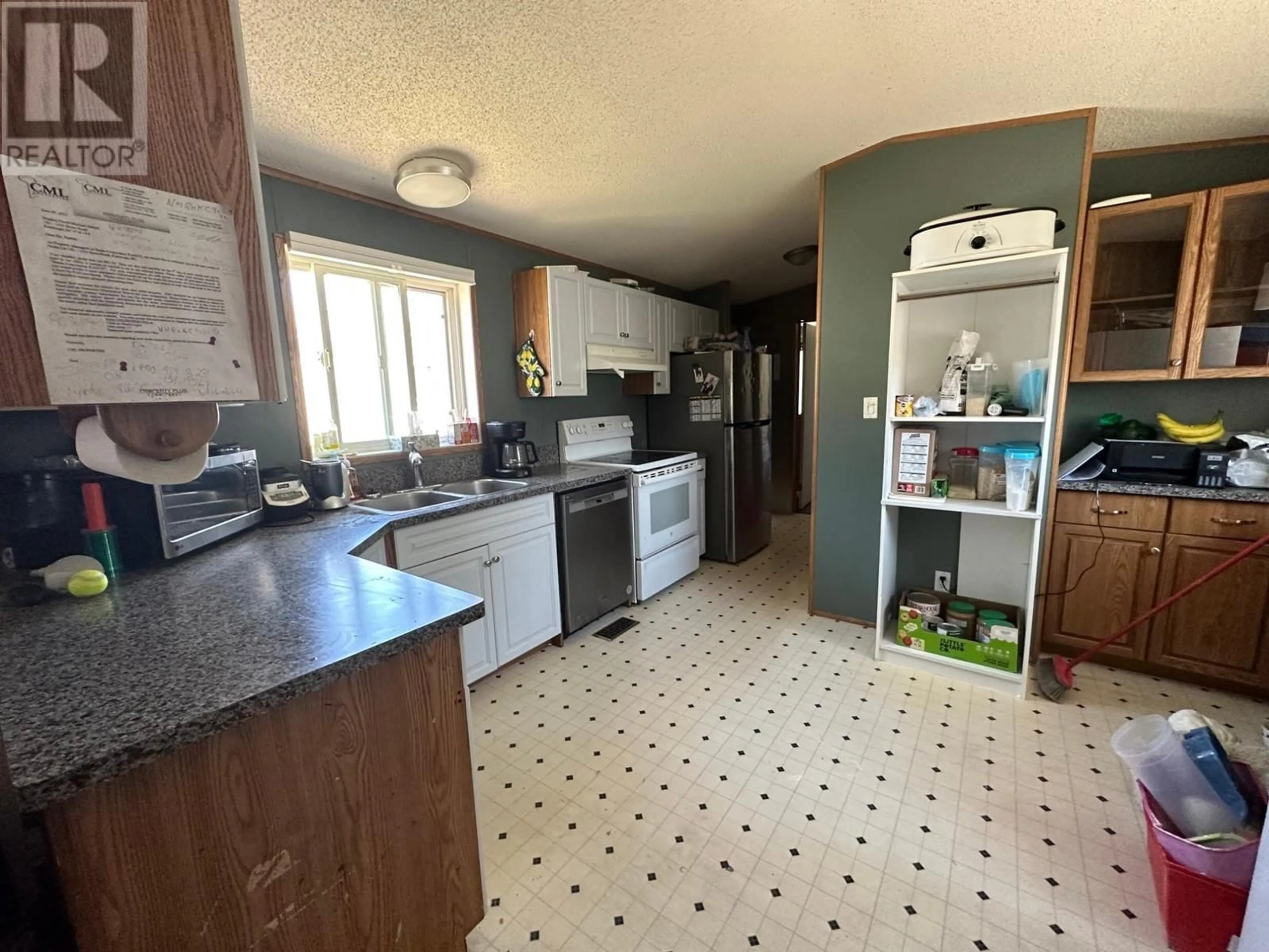 Standard kitchen, unknown for 142 - 1555 HOWE ROAD, Kamloops British Columbia V1S1Y4