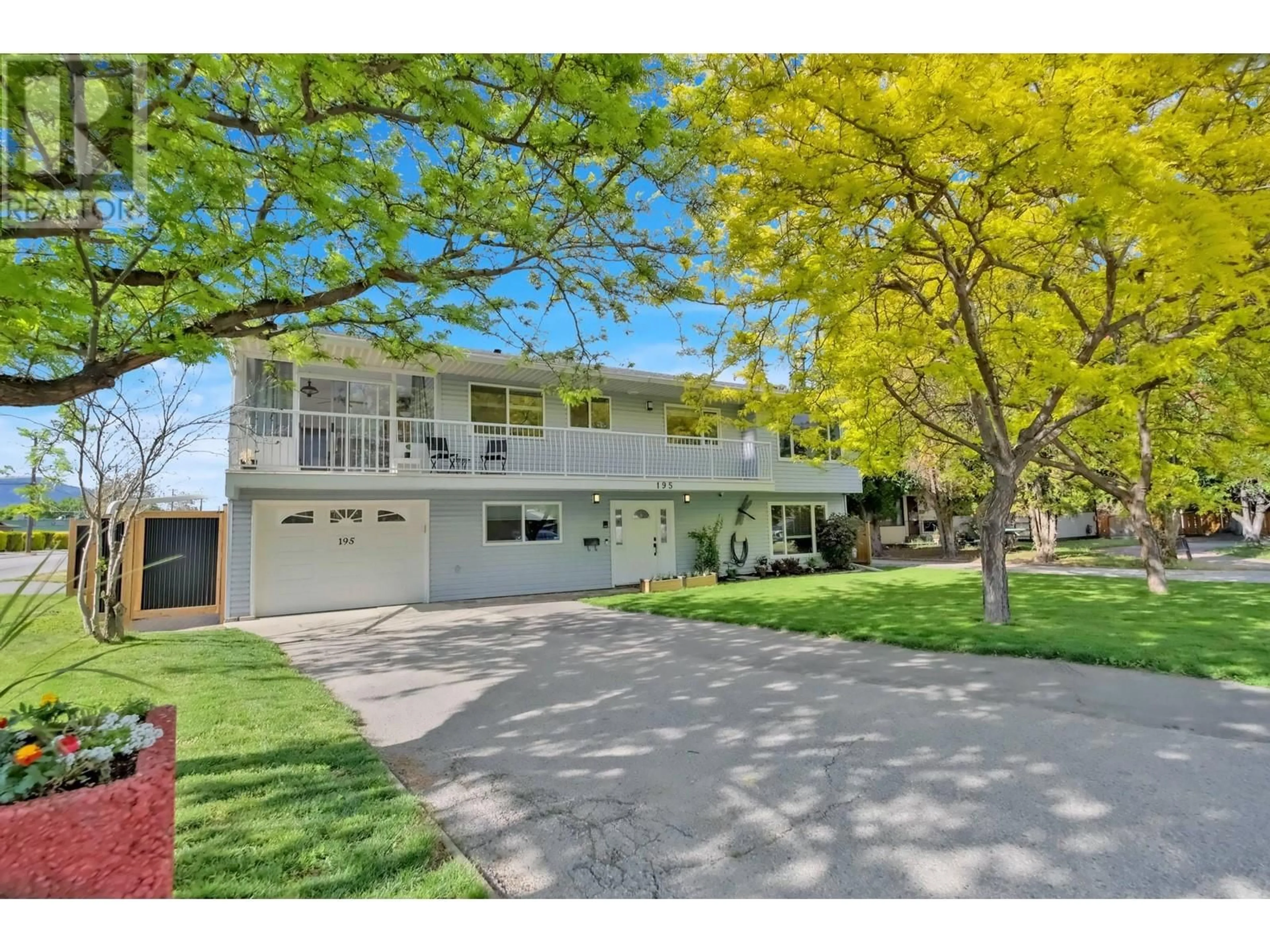 A pic from outside/outdoor area/front of a property/back of a property/a pic from drone, street for 195 WATERFORD AVENUE, Penticton British Columbia V2A3T6