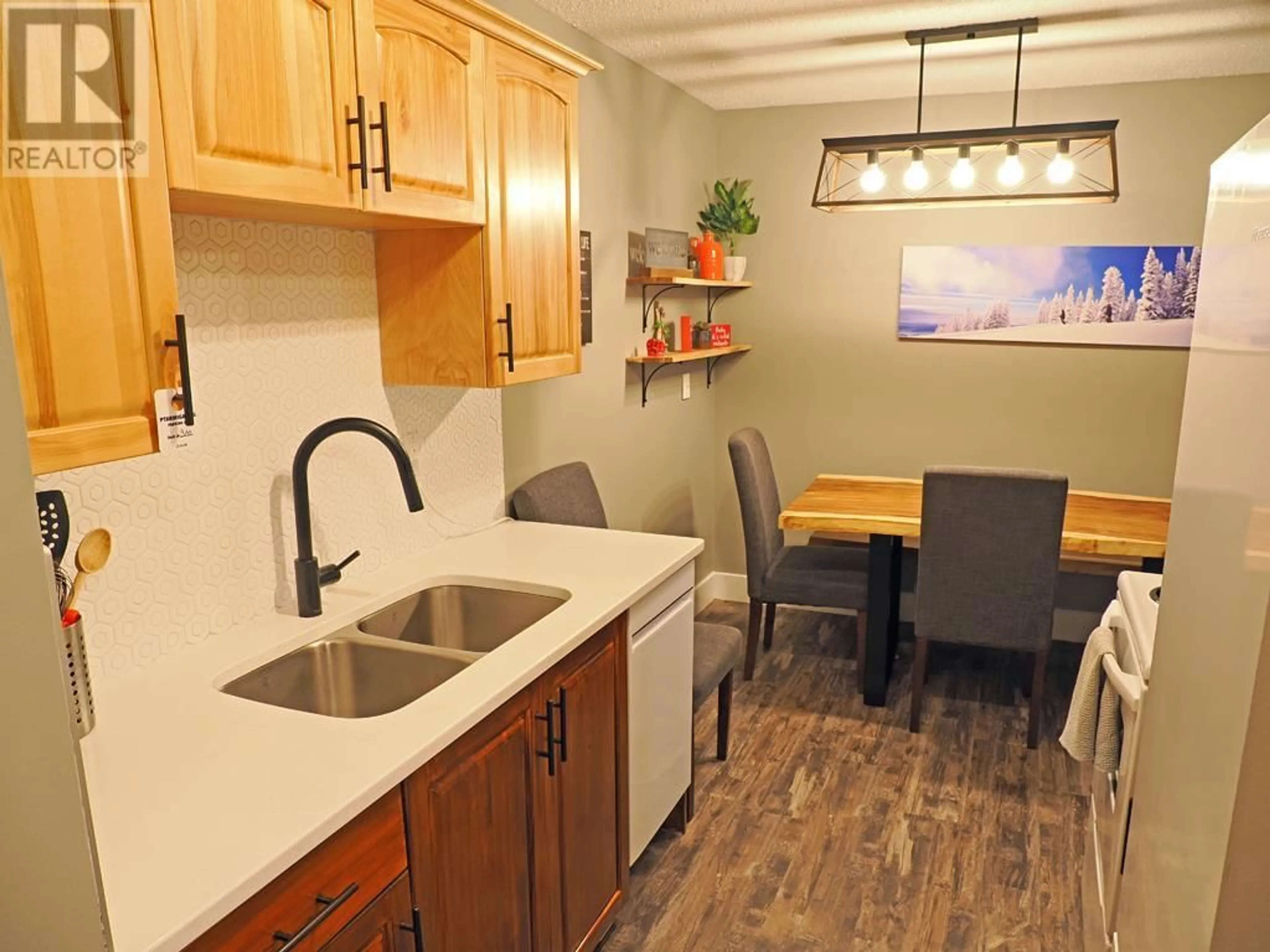 Open concept kitchen, unknown for 310 - 6430 WHISKEY JACK ROAD, Big White British Columbia V1P1P3