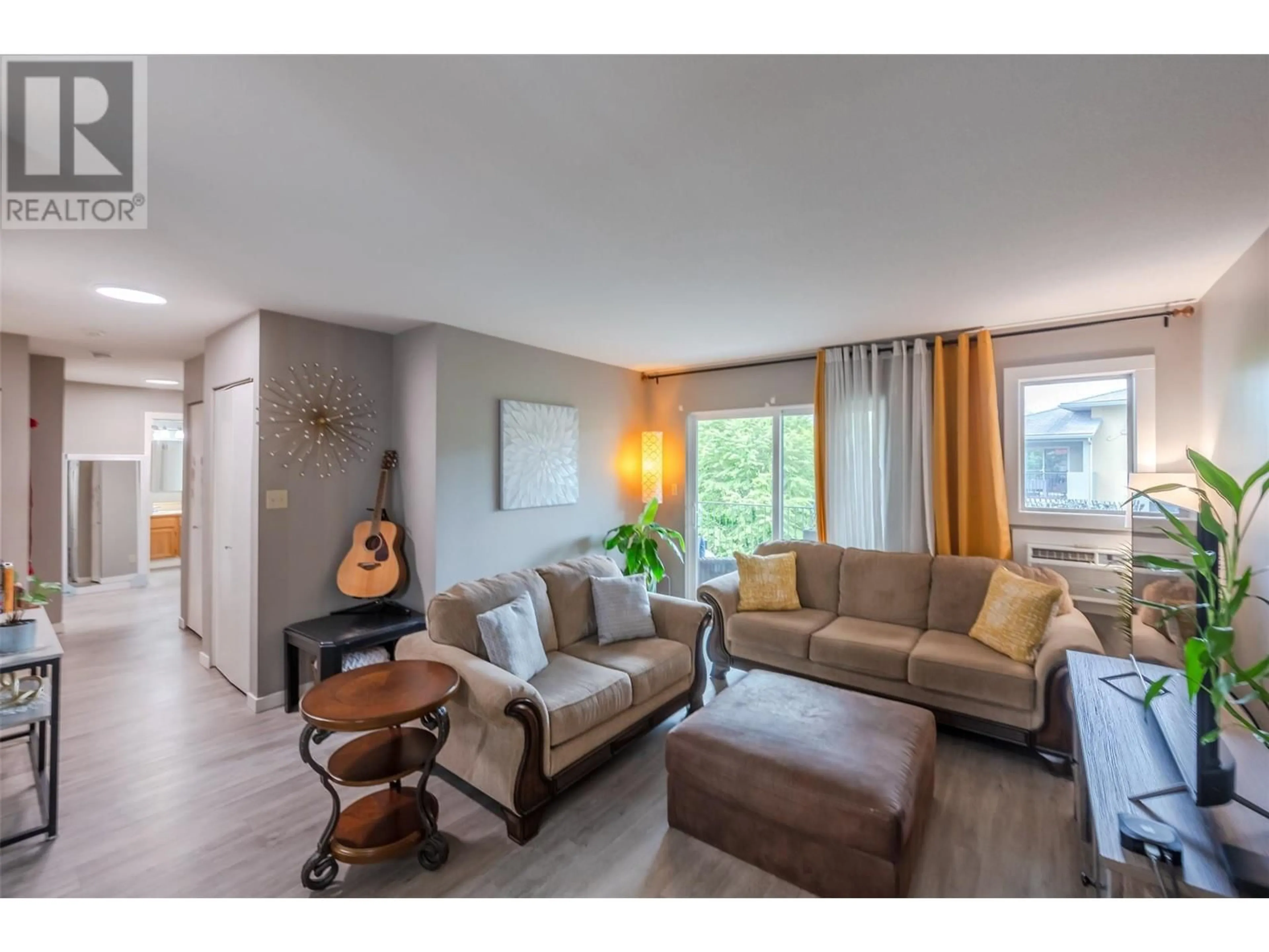 Living room with furniture, unknown for 309 - 3426 HEMLOCK STREET, Penticton British Columbia V2A8K1