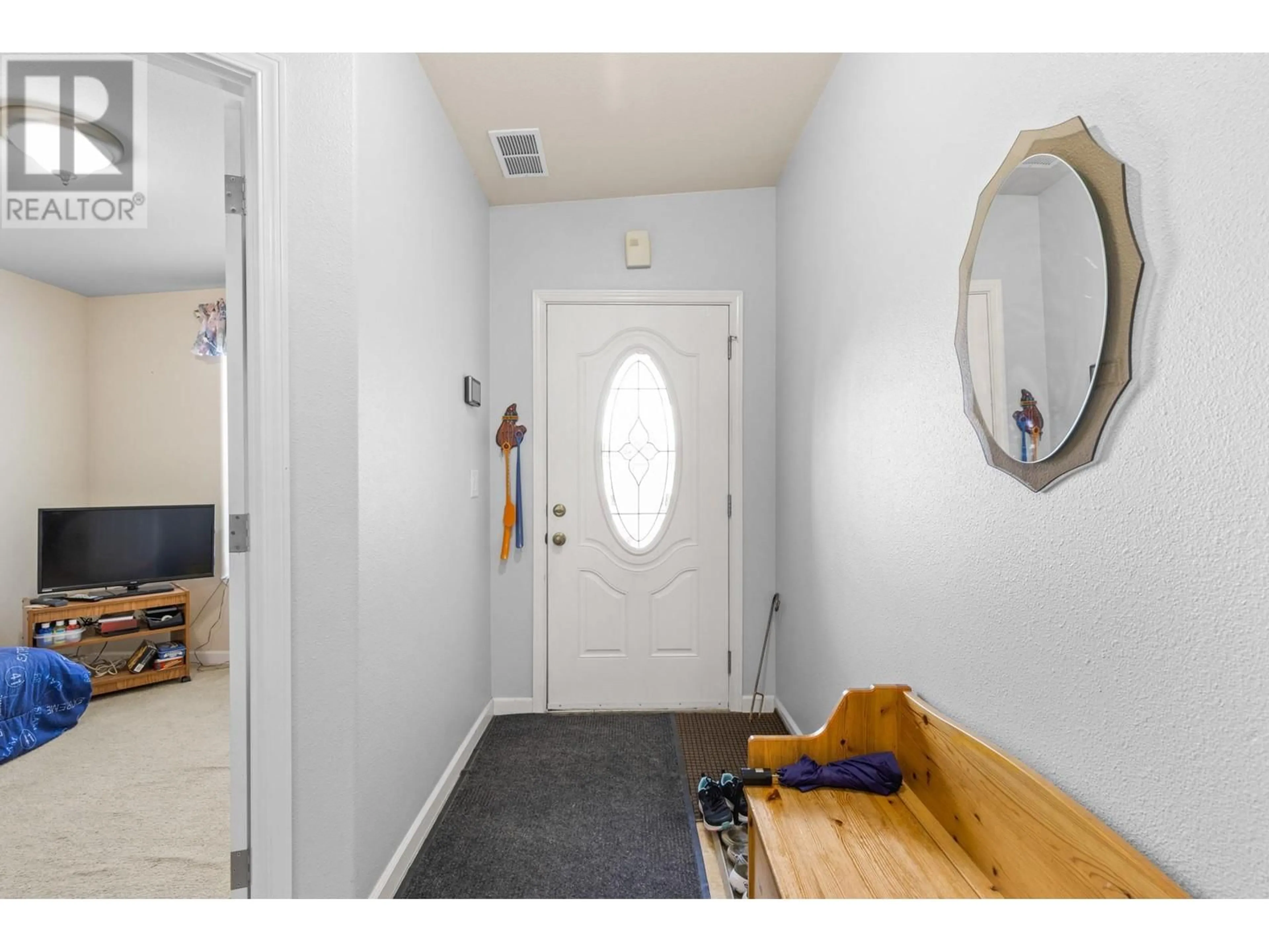 Indoor entryway for 617 - 2440 OLD OKANAGAN HIGHWAY, West Kelowna British Columbia V4T3A3