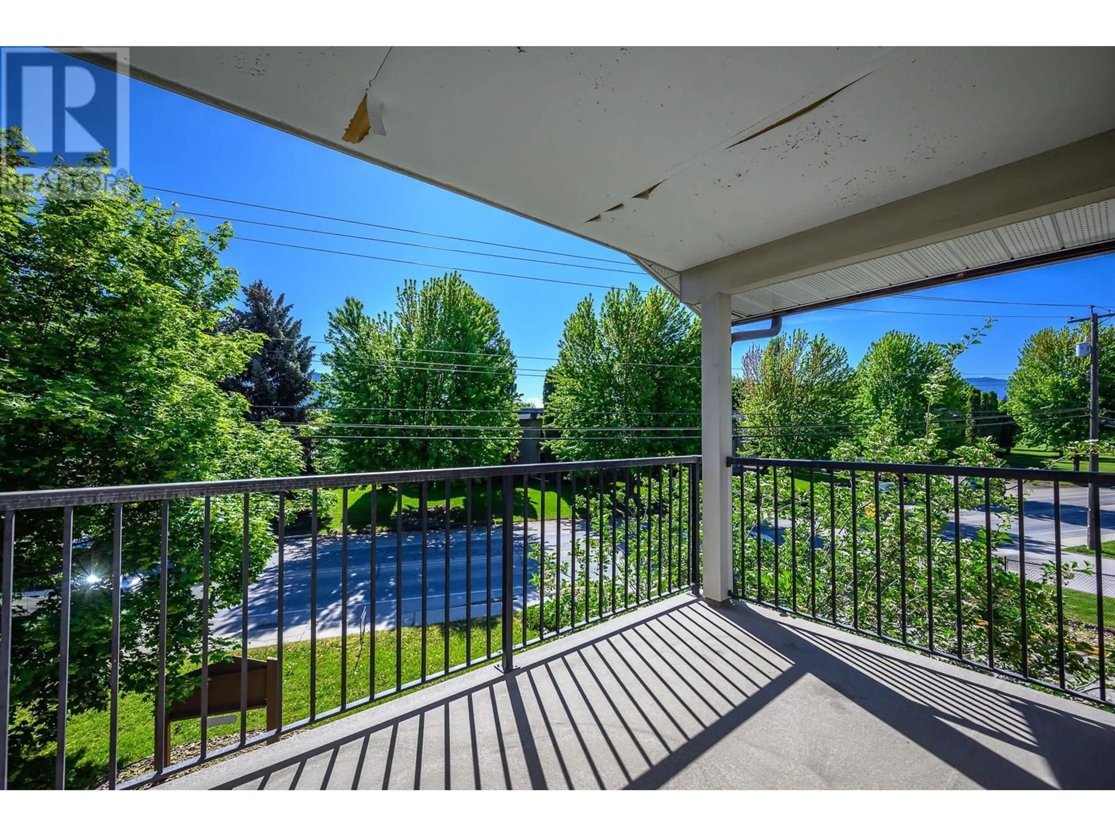 Patio, water/lake/river/ocean view for 3 - 4200 ALEXIS PARK DRIVE, Vernon British Columbia V1T6H3