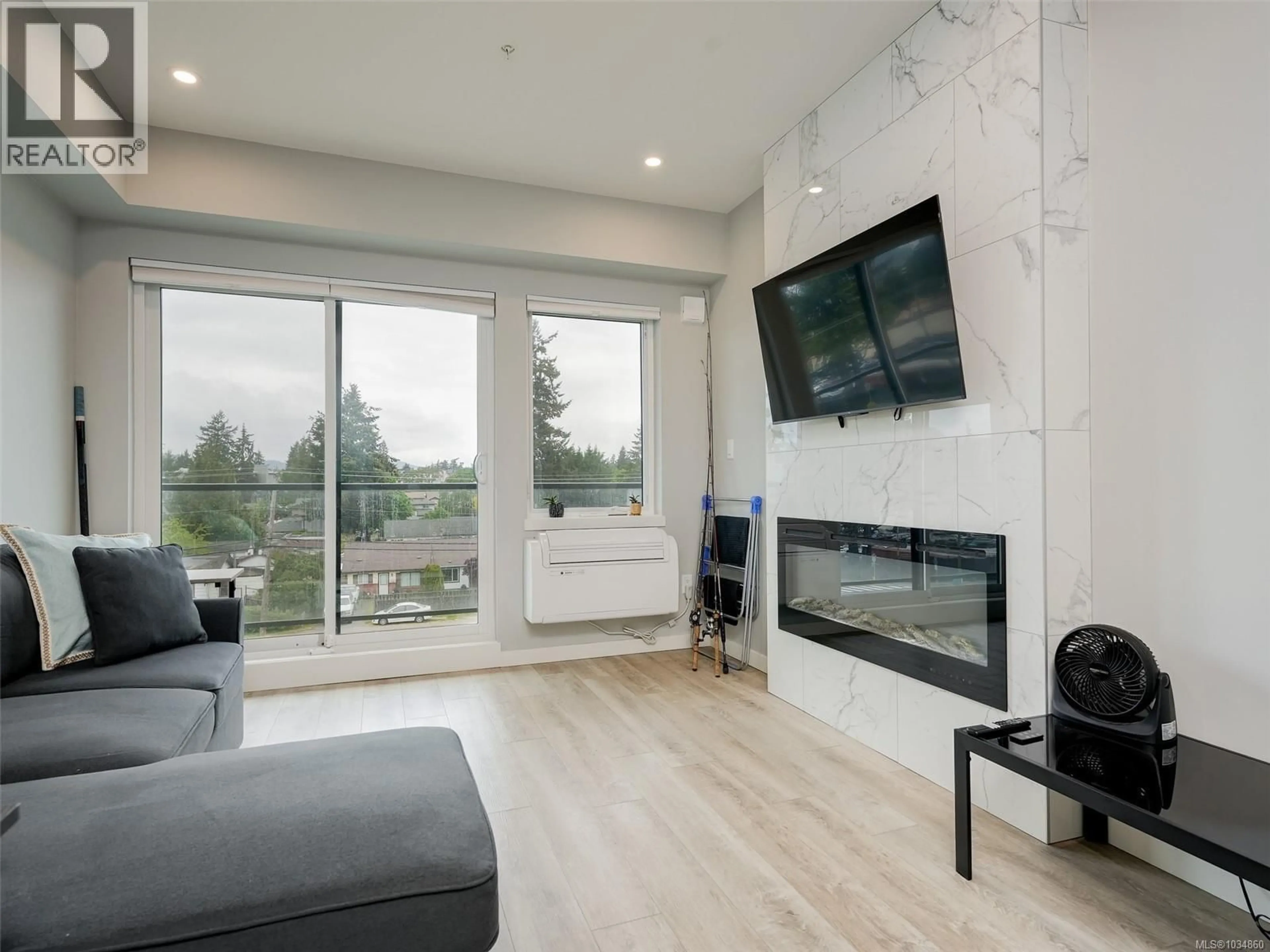 Living room with furniture, unknown for 404 - 654 GRANDERSON ROAD, Langford British Columbia V9B7B9