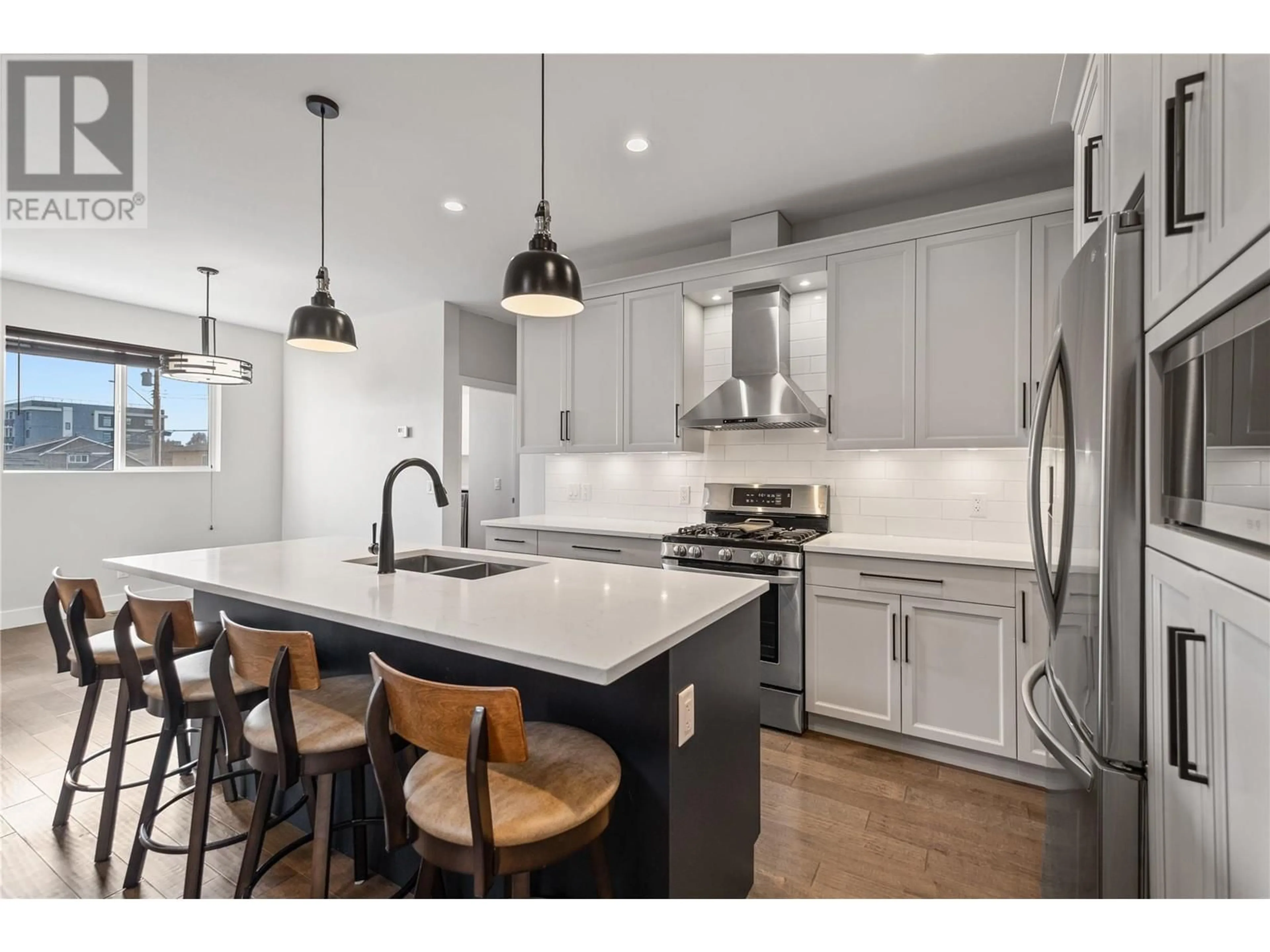Open concept kitchen, unknown for 985 CORONATION AVENUE, Kelowna British Columbia V1Y3A6