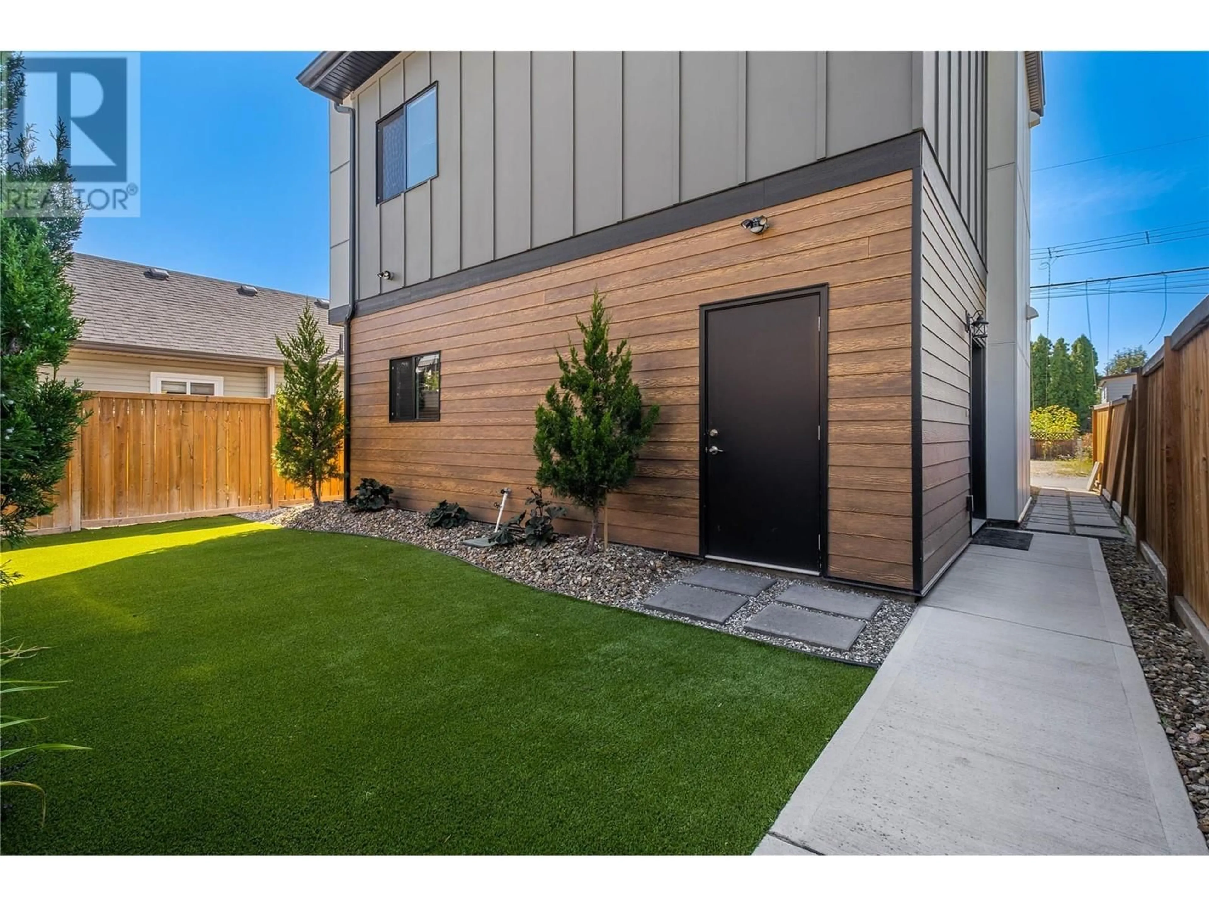 Unknown for 985 CORONATION AVENUE, Kelowna British Columbia V1Y3A6