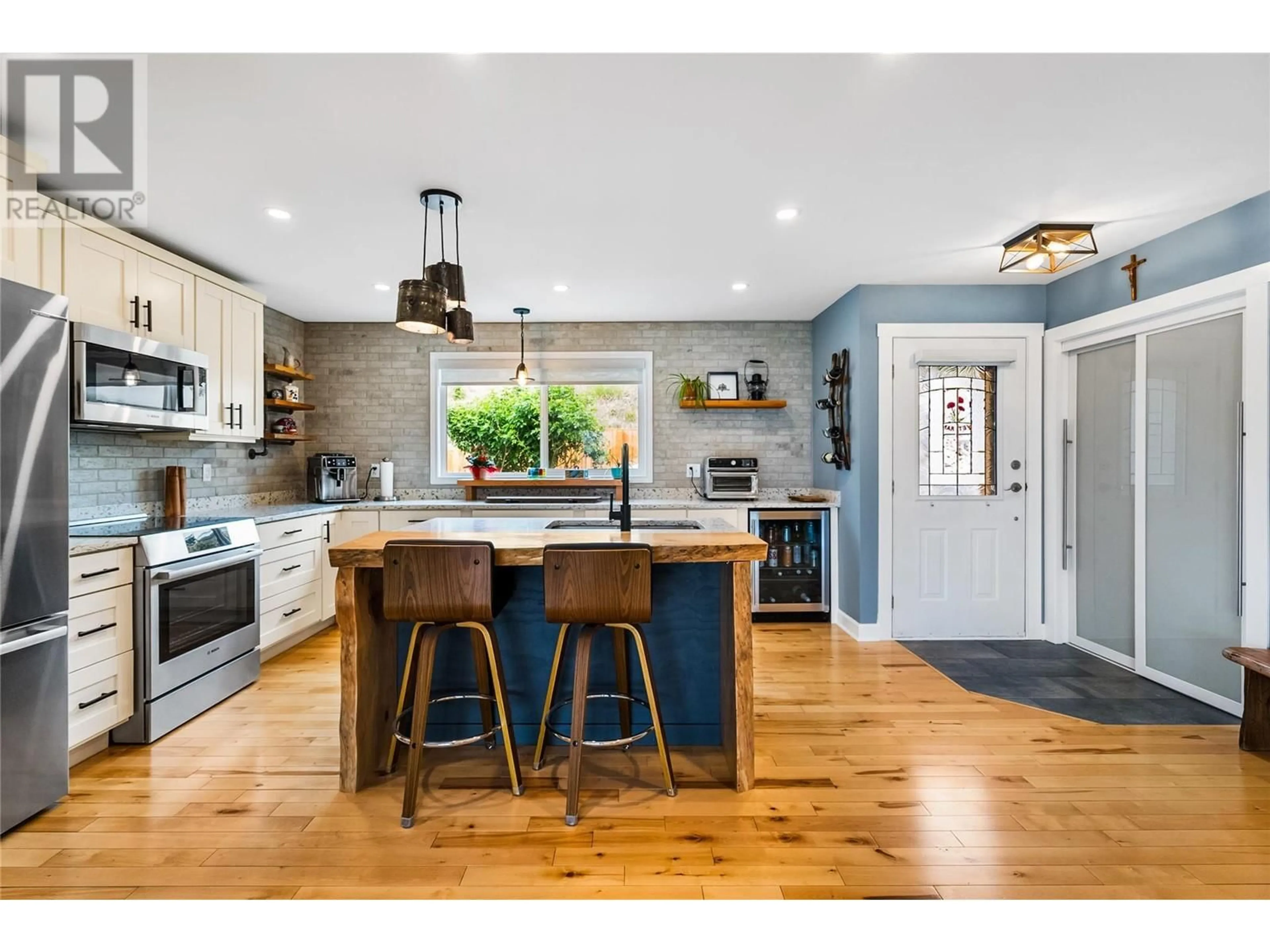 Open concept kitchen, unknown for 11290 DARLENE ROAD, Lake Country British Columbia V4V1Y4