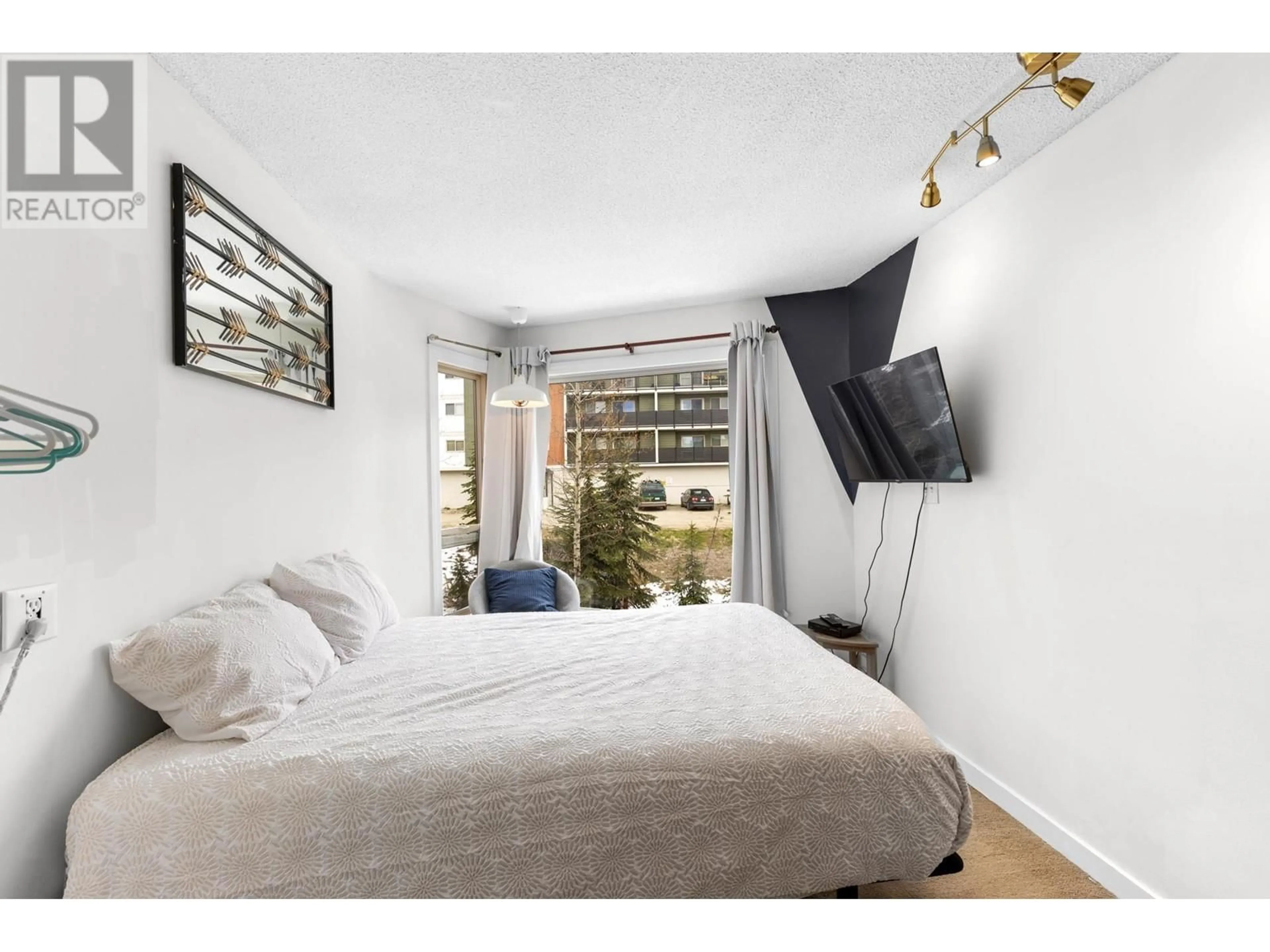 A pic of a room for 204 - 5375 BIG WHITE ROAD, Big White British Columbia V1P1T4