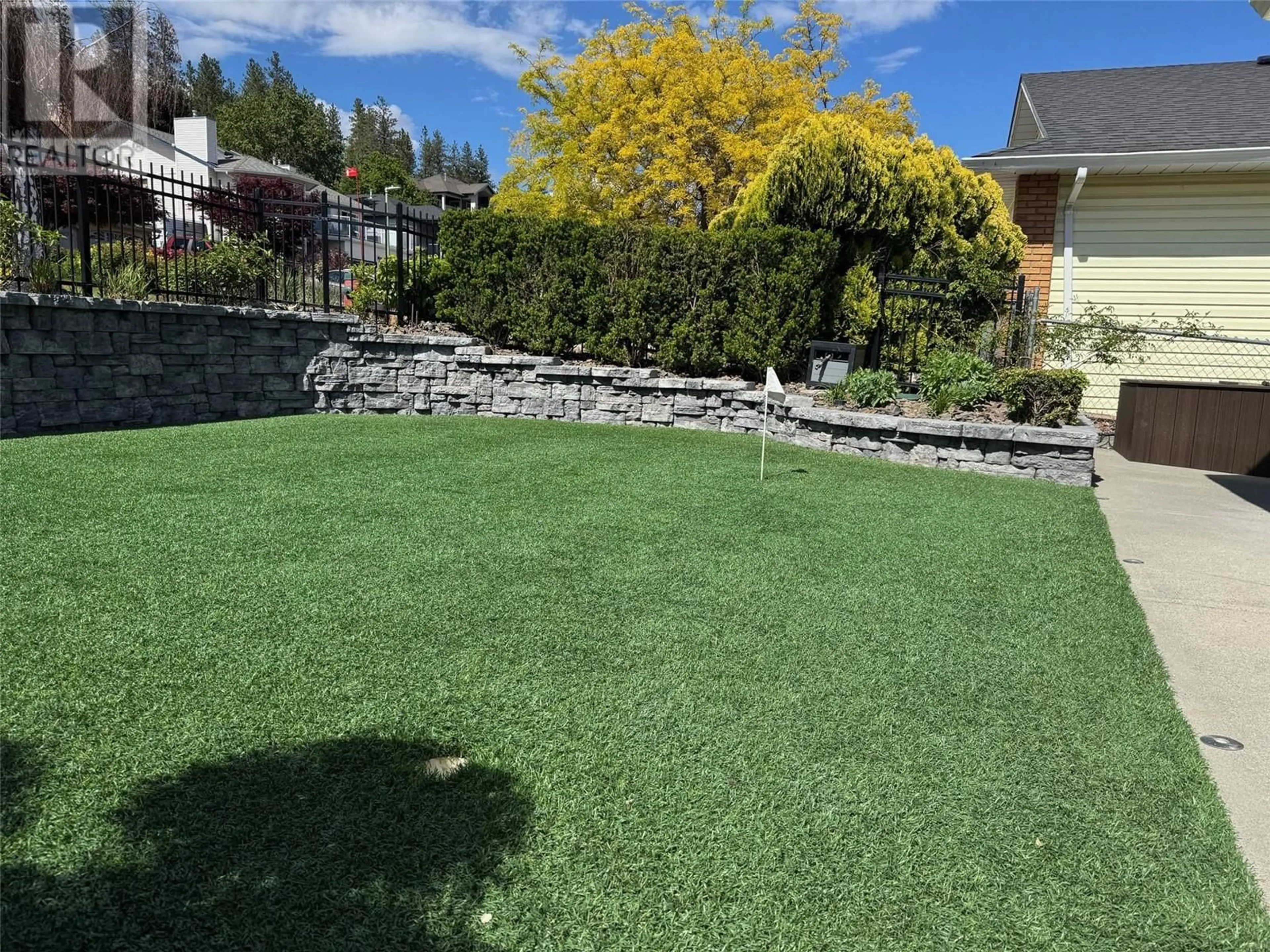 A pic from outside/outdoor area/front of a property/back of a property/a pic from drone, mountain view for 3343 SUNDANCE DRIVE, West Kelowna British Columbia V4T1S5