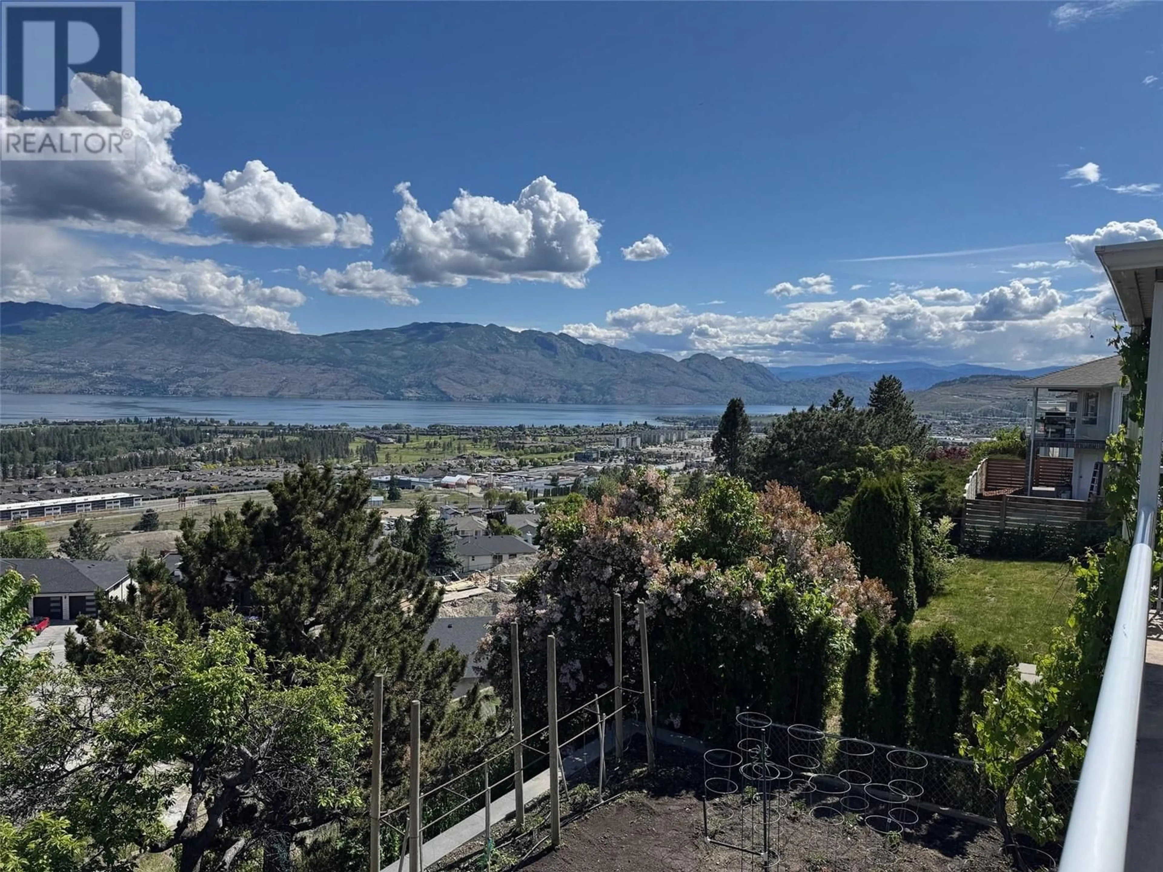 A pic from outside/outdoor area/front of a property/back of a property/a pic from drone, water/lake/river/ocean view for 3343 SUNDANCE DRIVE, West Kelowna British Columbia V4T1S5