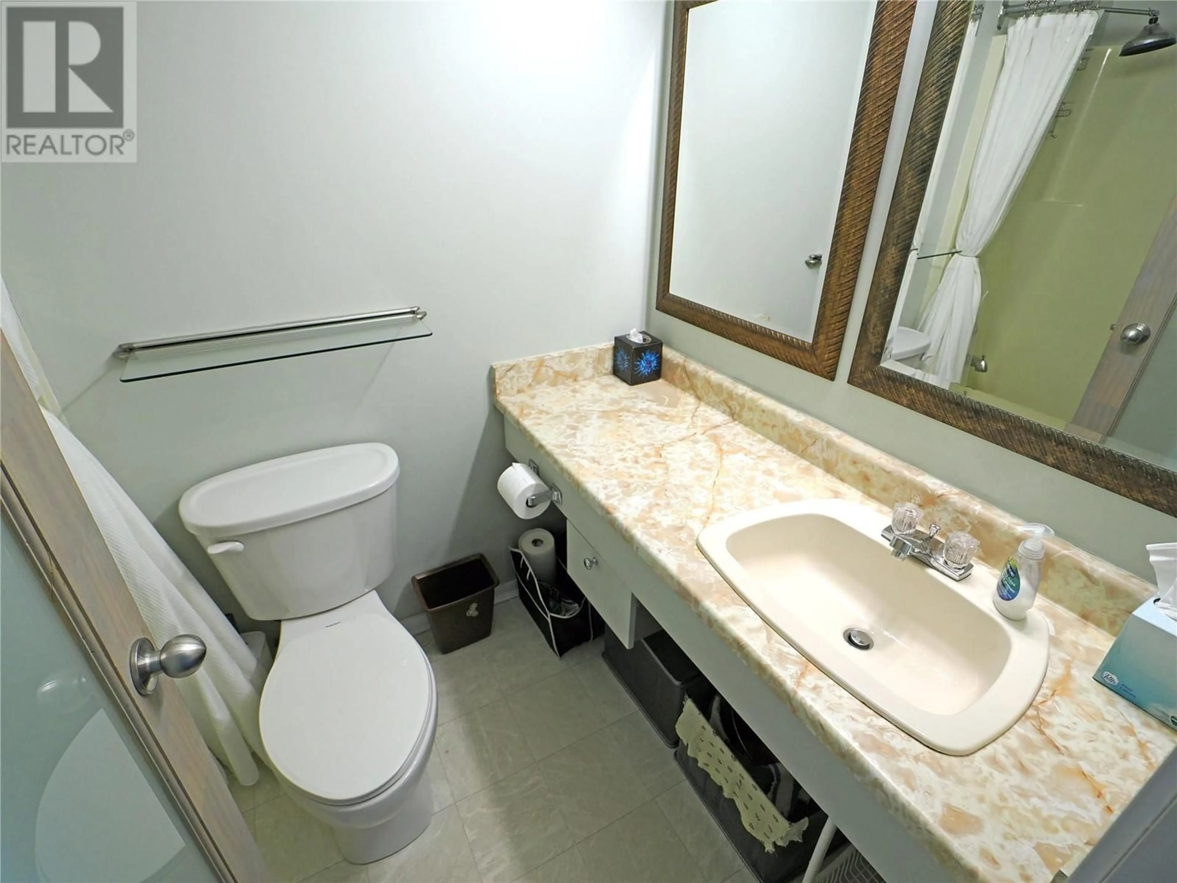 Standard bathroom, unknown for 322 - 5375 BIG WHITE ROAD, Big White British Columbia V1P1T4