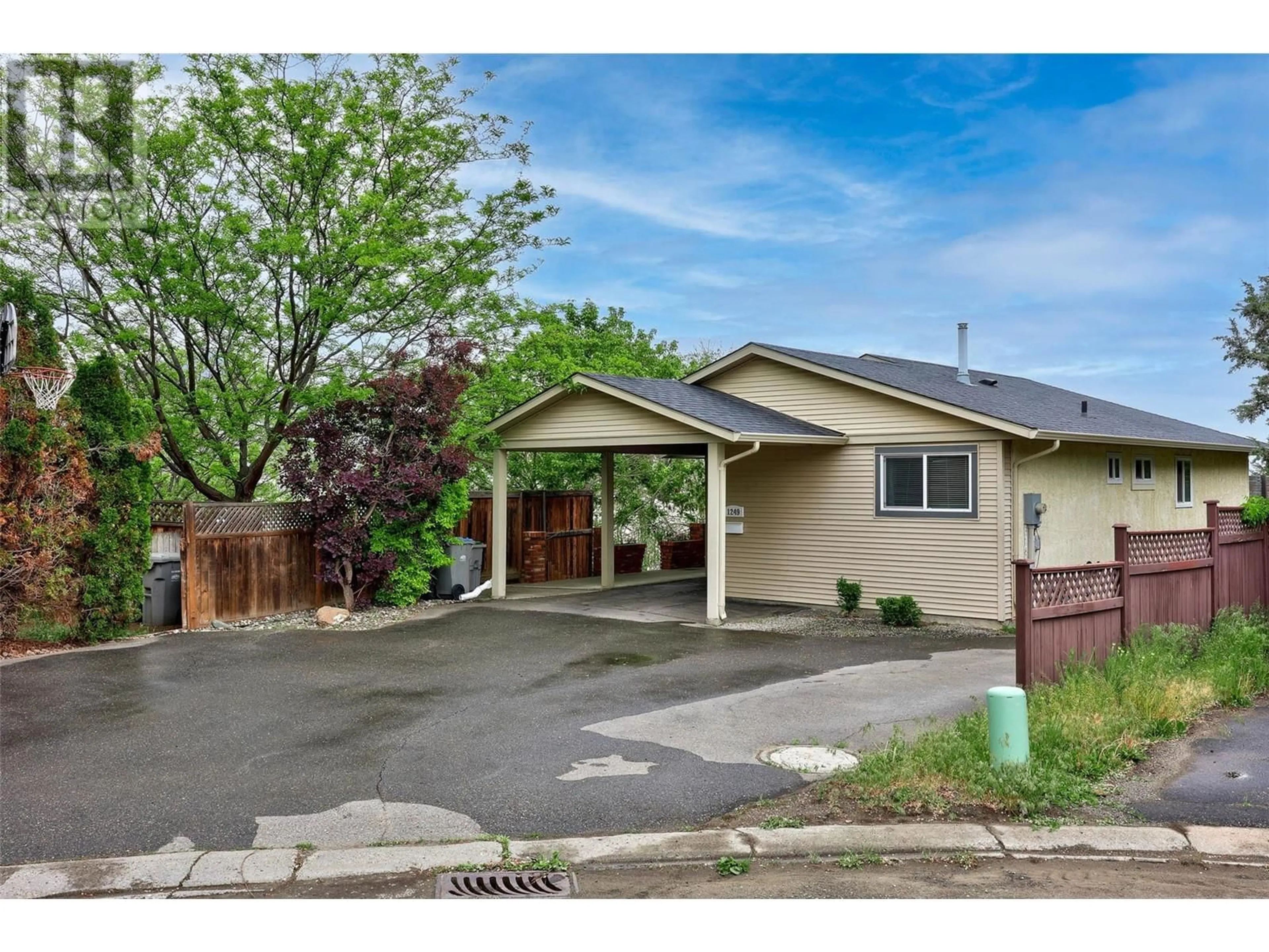 Home with vinyl exterior material, street for 1249 MONASHEE COURT, Kamloops British Columbia V2C6B4