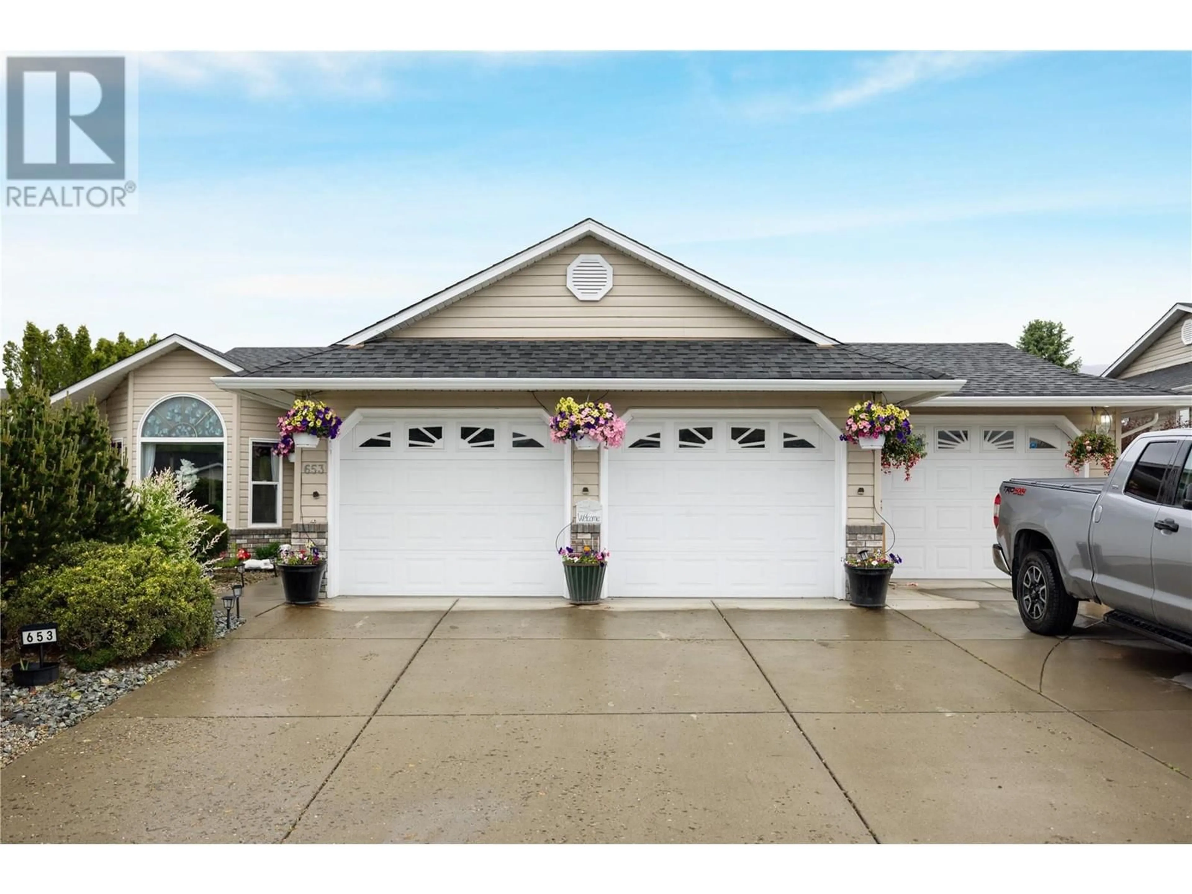 Indoor garage for 653 6TH STREET, Vernon British Columbia V1H1Z1