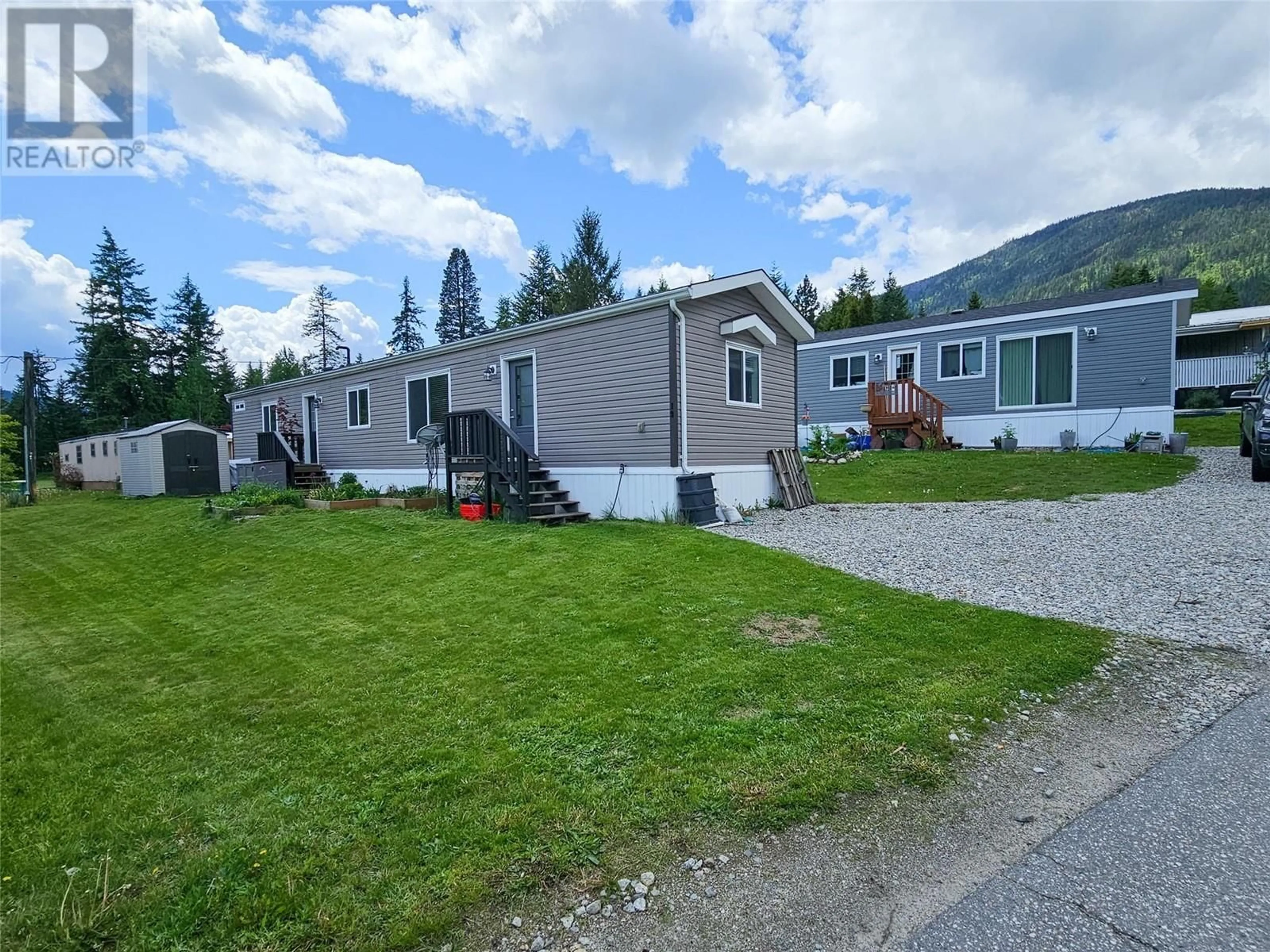 A pic from outside/outdoor area/front of a property/back of a property/a pic from drone, mountain view for 19 - 2905 LOWER SIX MILE ROAD, Nelson British Columbia V1L6L5