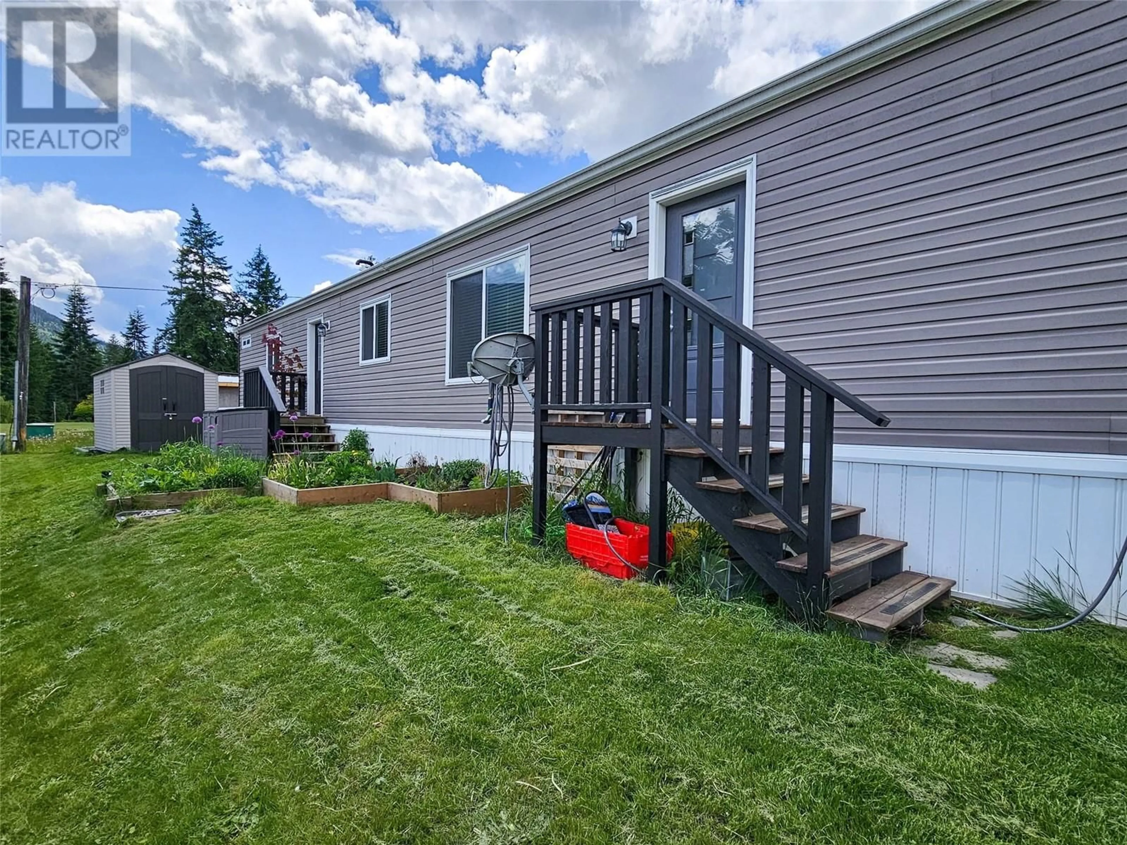 Home with vinyl exterior material, mountain view for 19 - 2905 LOWER SIX MILE ROAD, Nelson British Columbia V1L6L5
