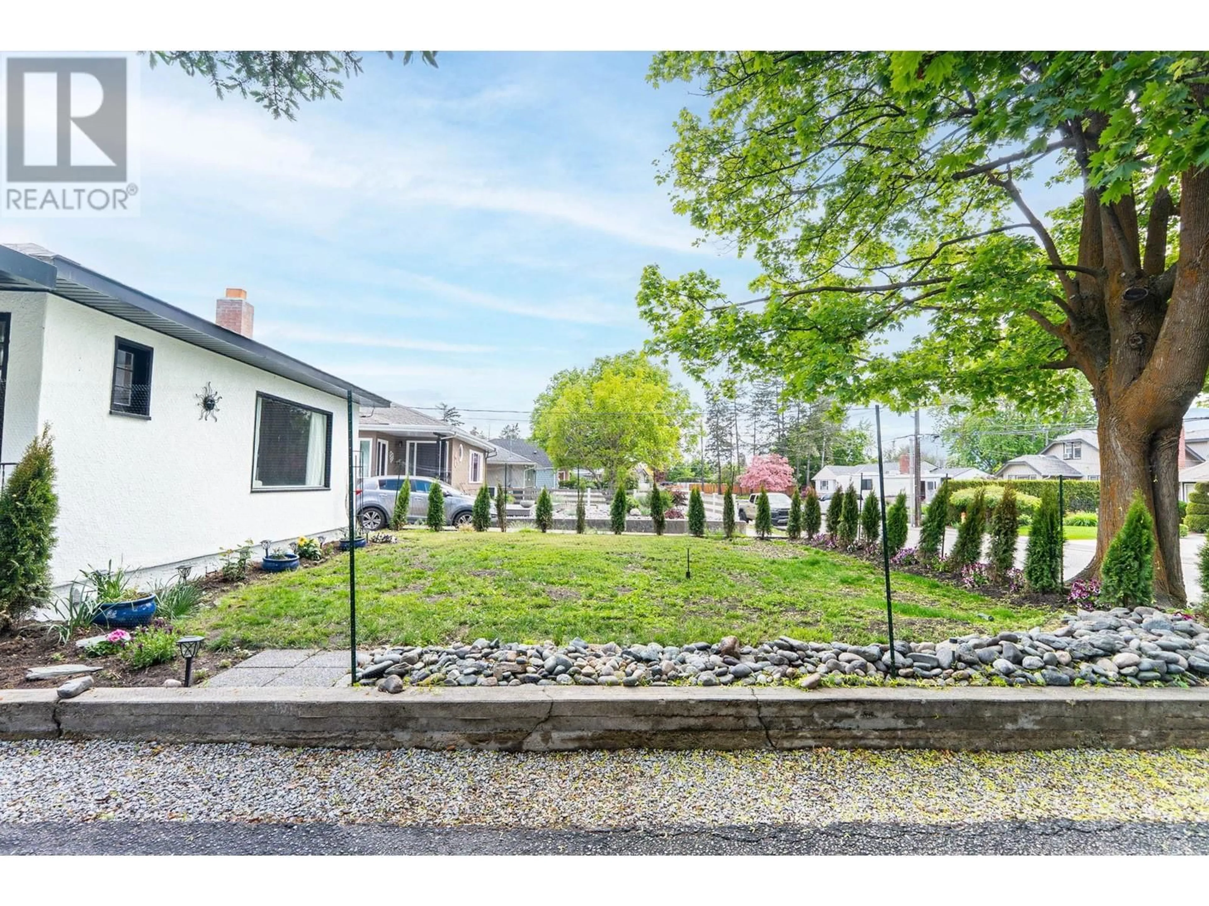 A pic from outside/outdoor area/front of a property/back of a property/a pic from drone, street for 634 LATIMER STREET, Penticton British Columbia V2A5R6