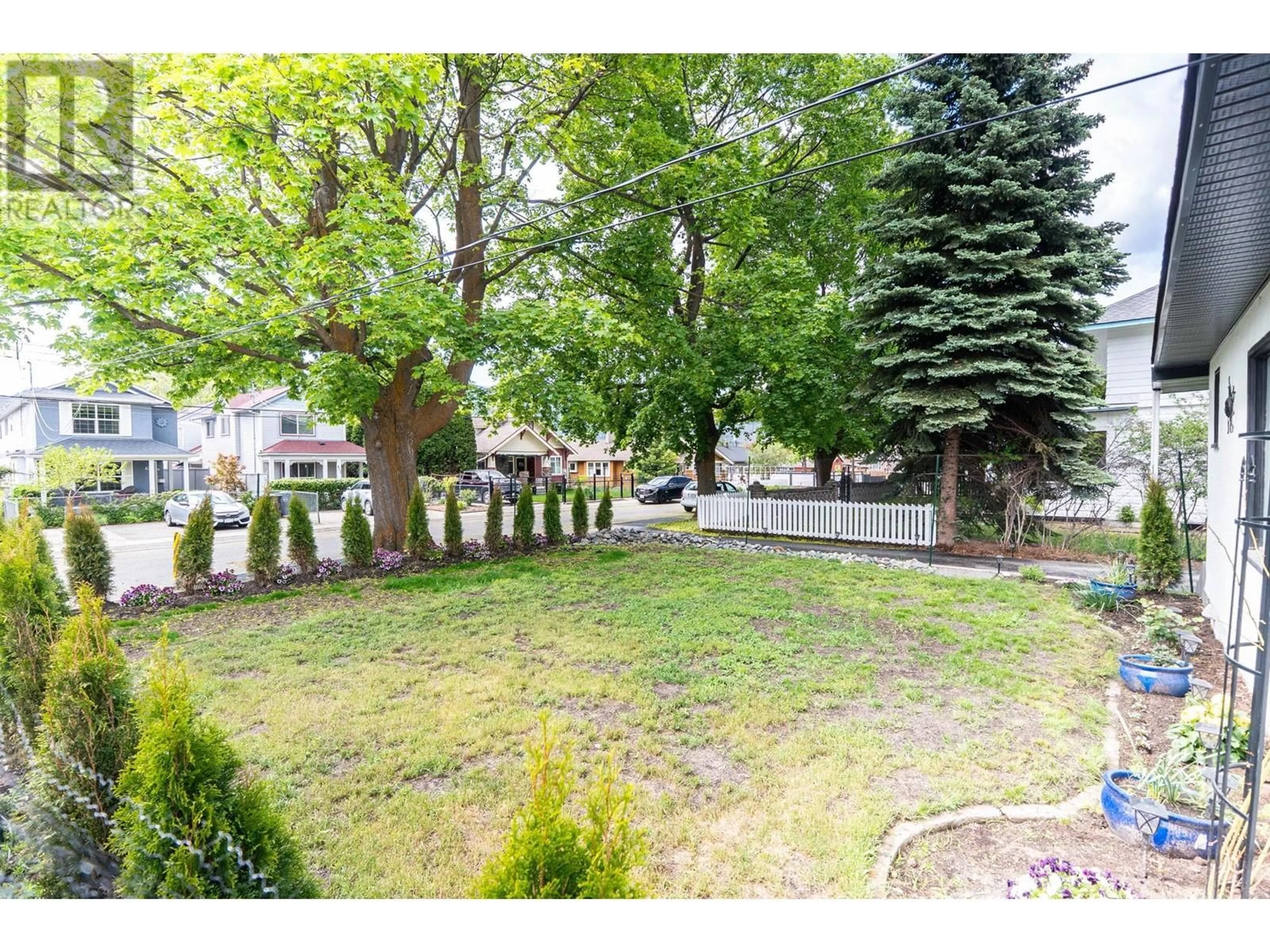 Patio, street for 634 LATIMER STREET, Penticton British Columbia V2A5R6