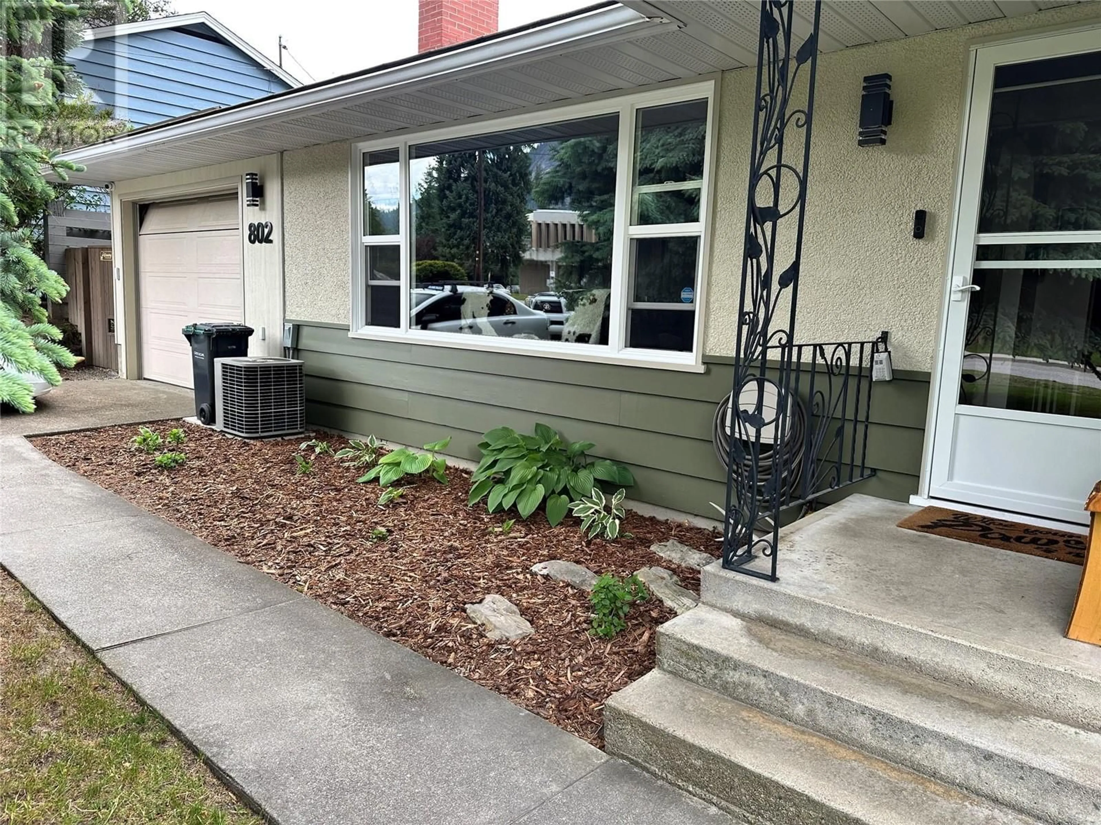 Unknown for 802 10TH STREET, Castlegar British Columbia V1N3H8