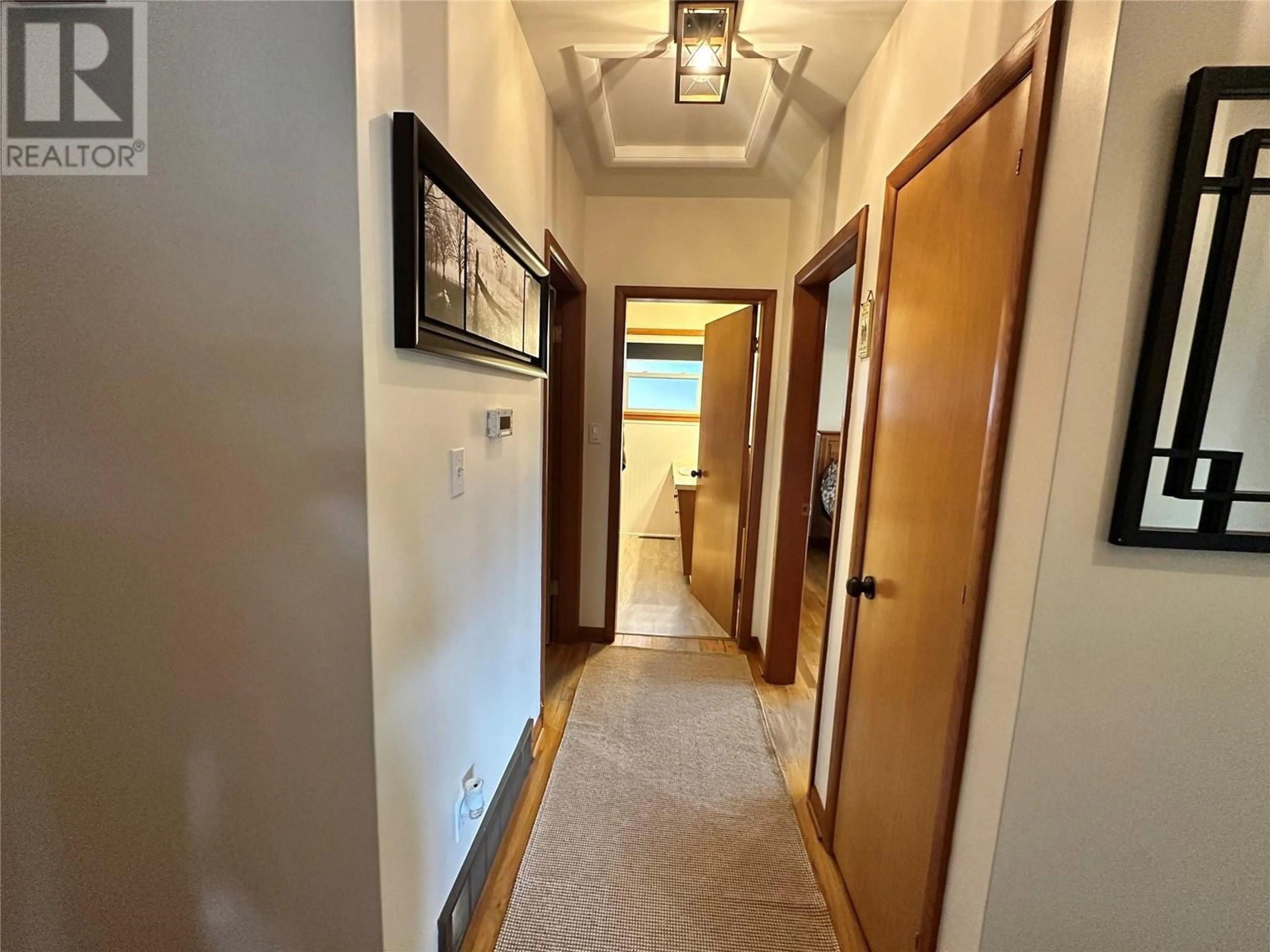 Indoor foyer for 802 10TH STREET, Castlegar British Columbia V1N3H8