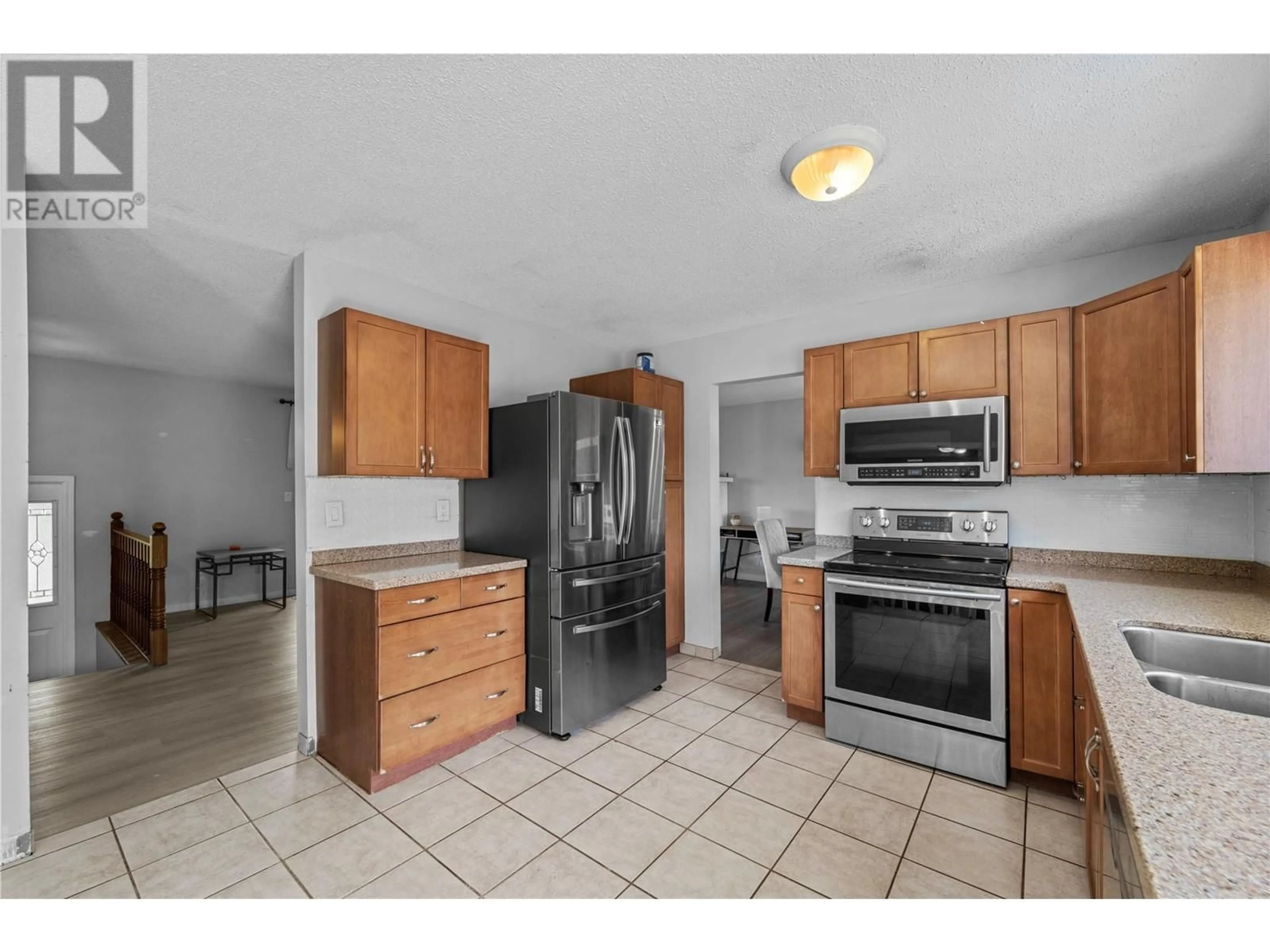 Standard kitchen, unknown for 787 GLENEAGLES DRIVE, Kamloops British Columbia V2E1J7